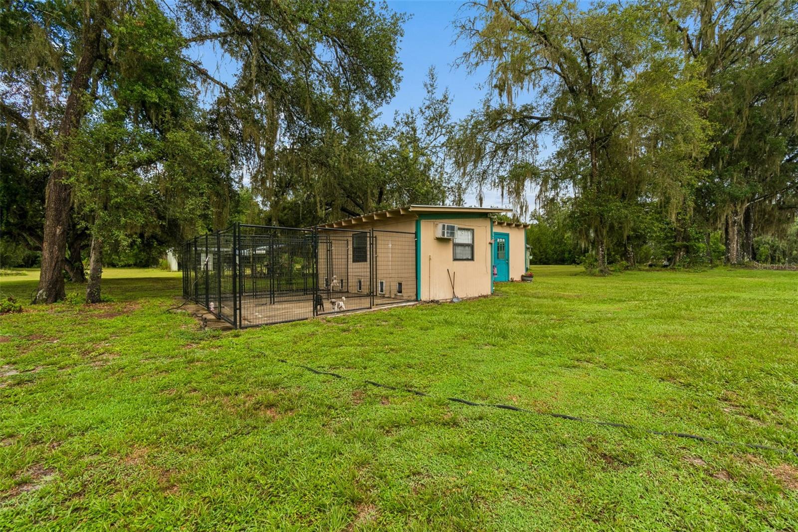 ROYAL OAKS RETREATS - Residential