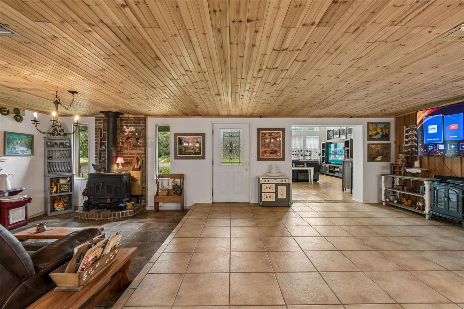 ROYAL OAKS RETREATS - Residential