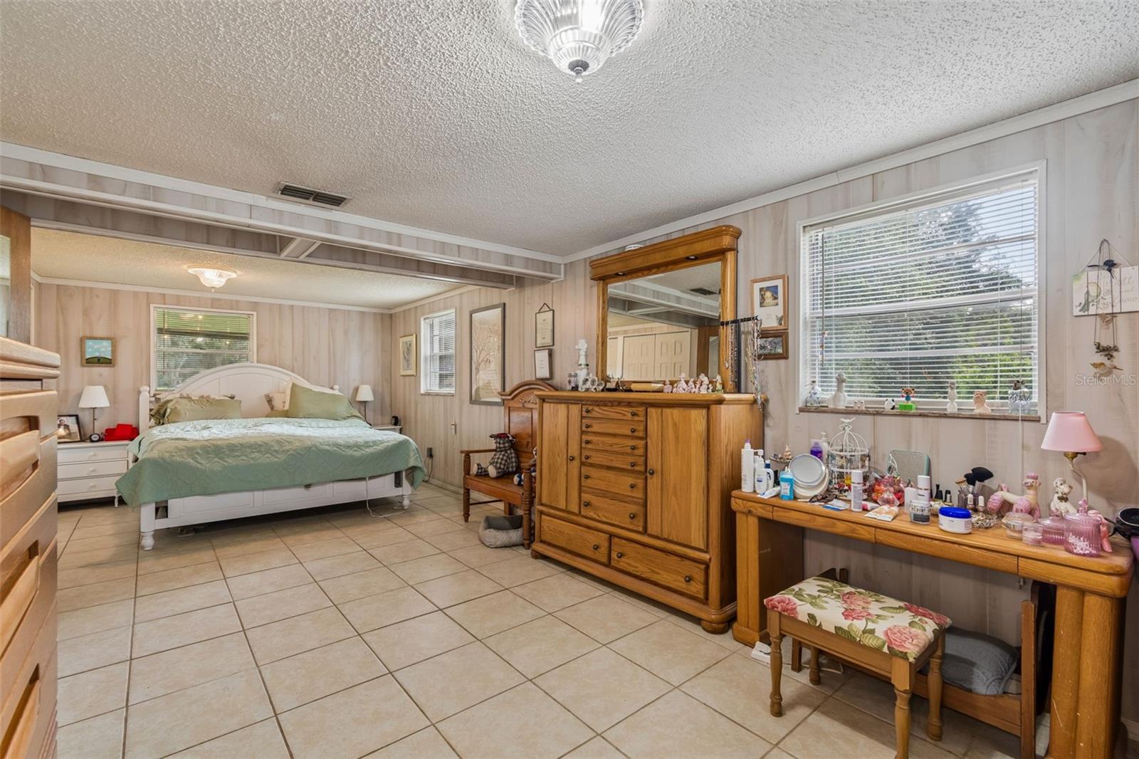 ROYAL OAKS RETREATS - Residential