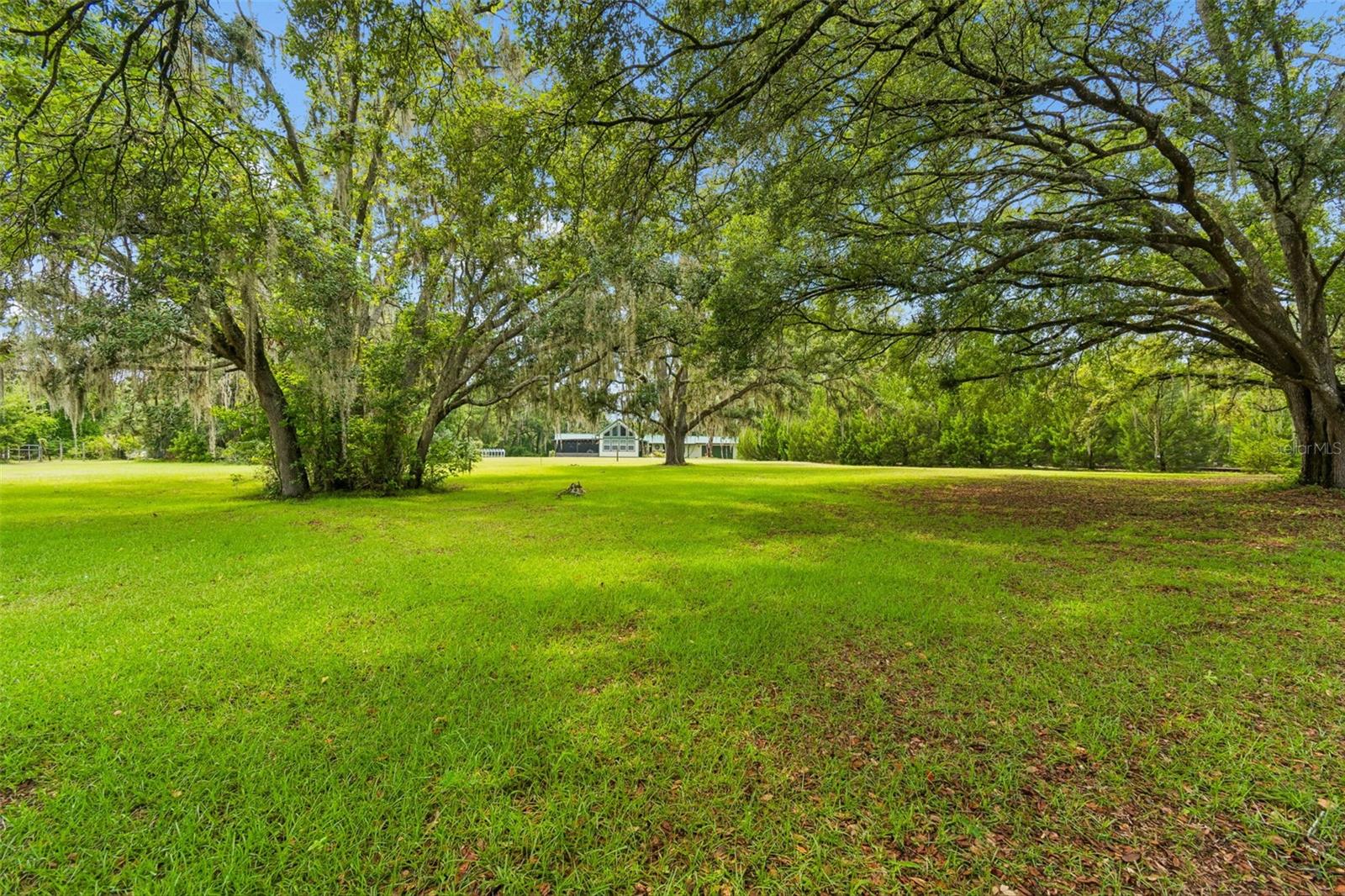 ROYAL OAKS RETREATS - Residential