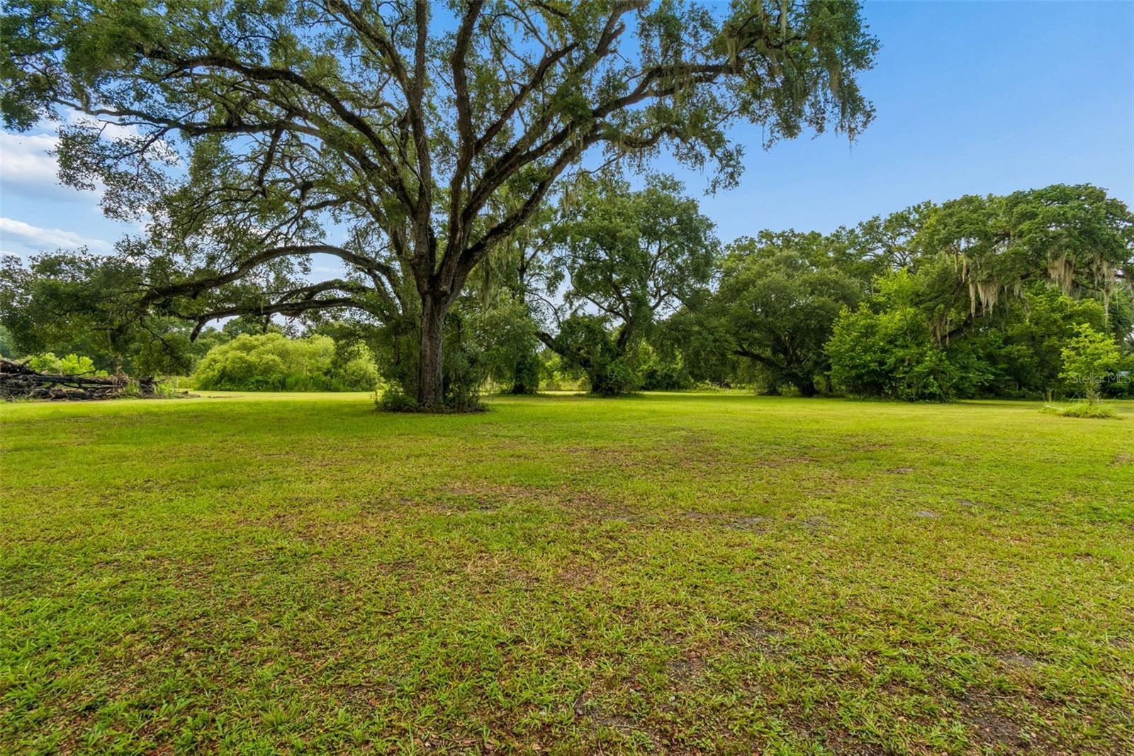 ROYAL OAKS RETREATS - Residential