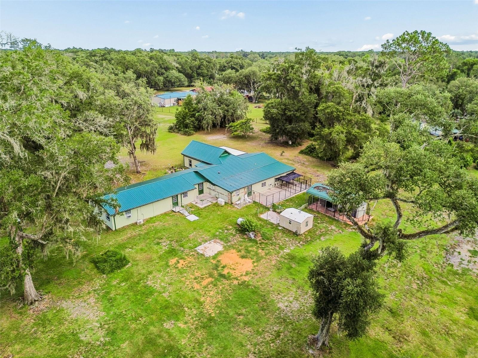 ROYAL OAKS RETREATS - Residential