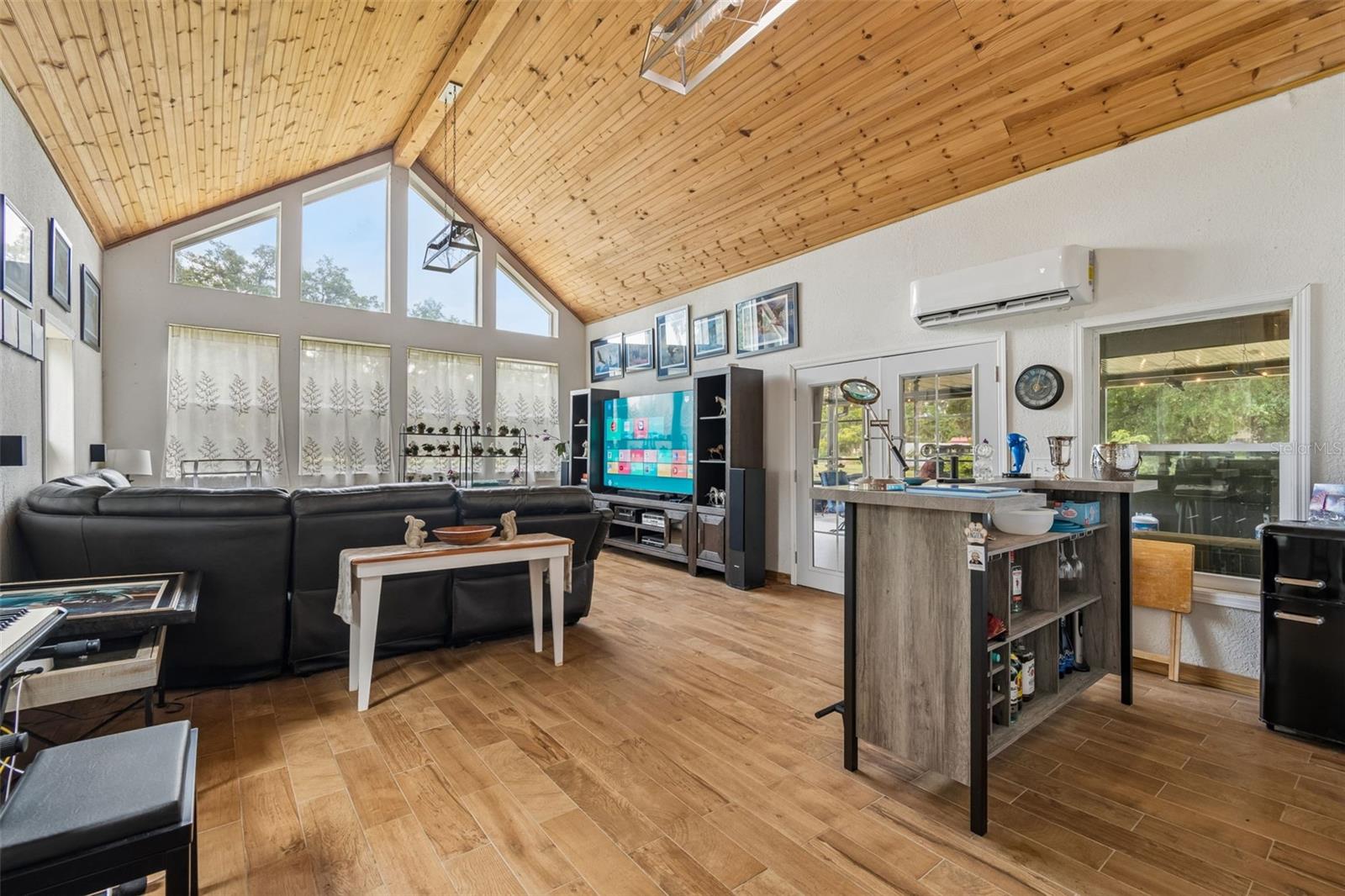 ROYAL OAKS RETREATS - Residential