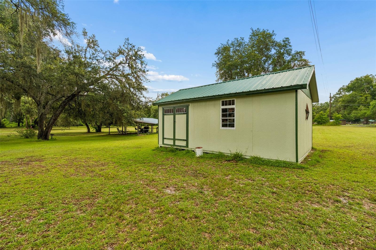 ROYAL OAKS RETREATS - Residential