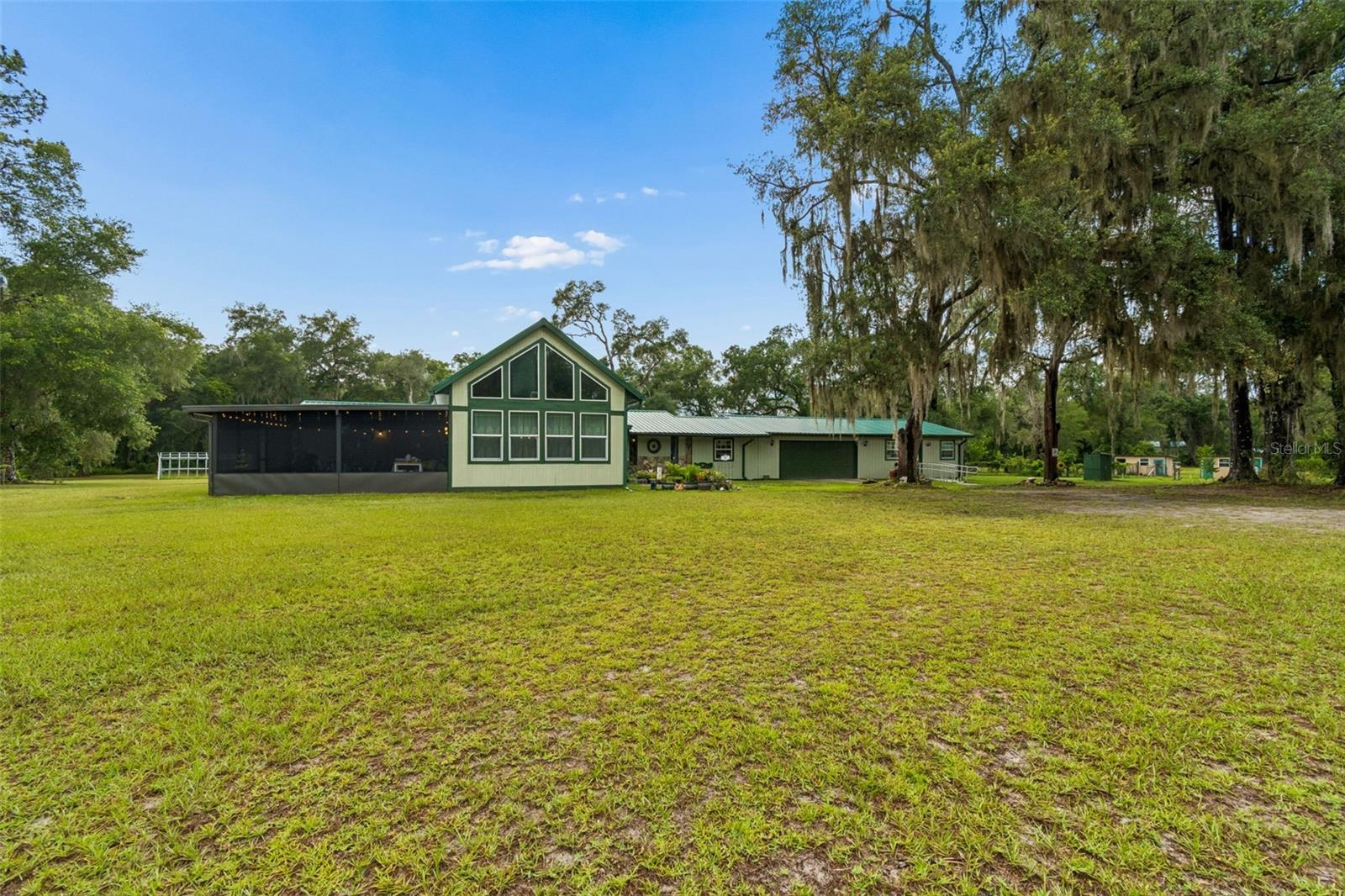 ROYAL OAKS RETREATS - Residential