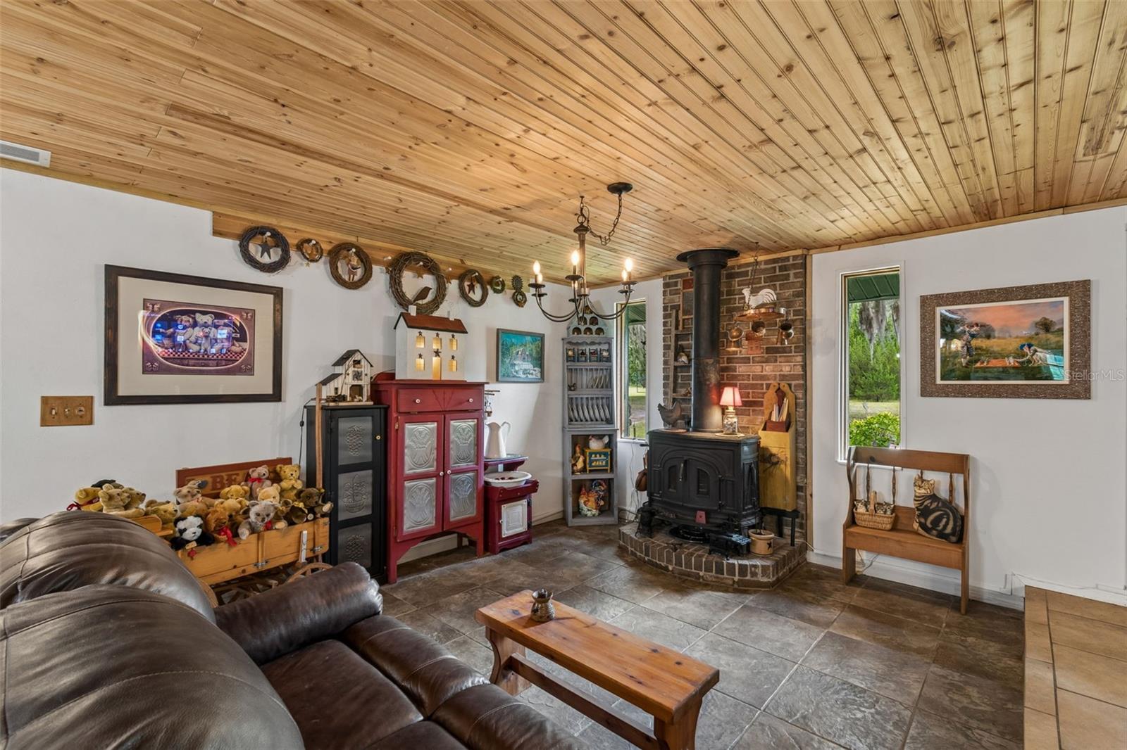 ROYAL OAKS RETREATS - Residential