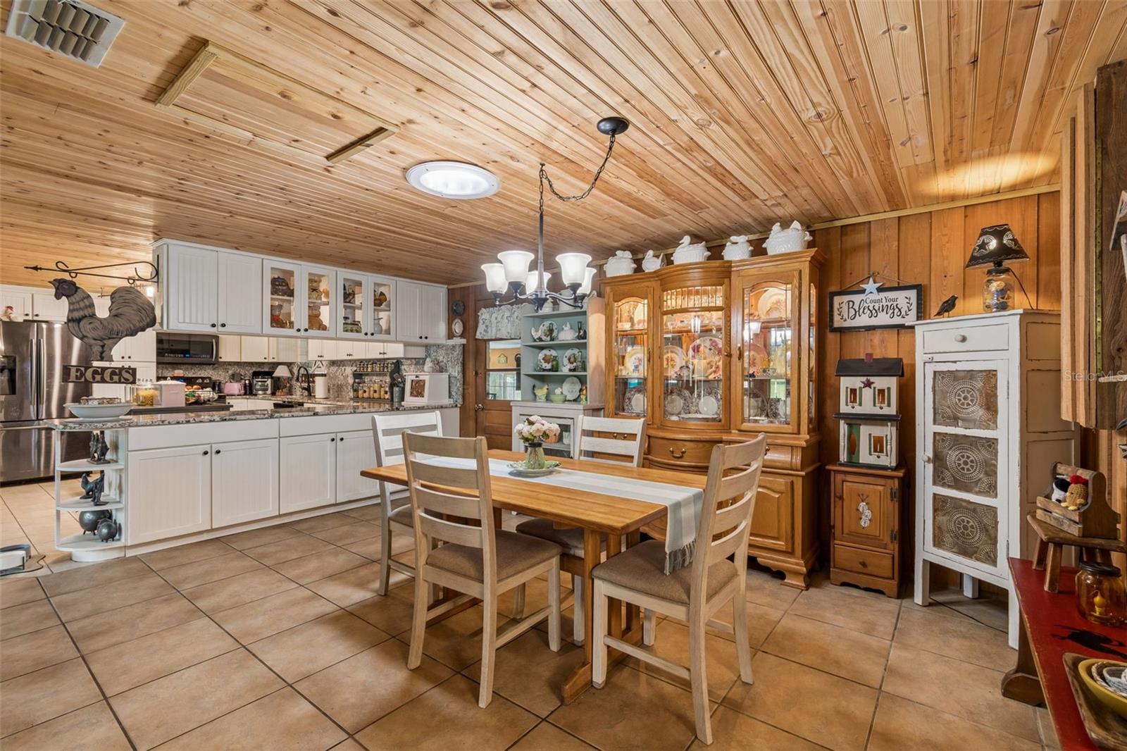 ROYAL OAKS RETREATS - Residential