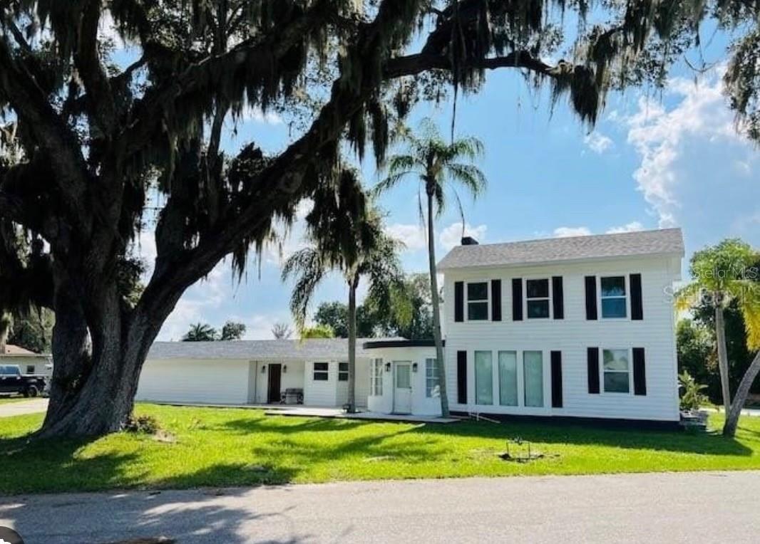 TROPICAL SHORES - Residential