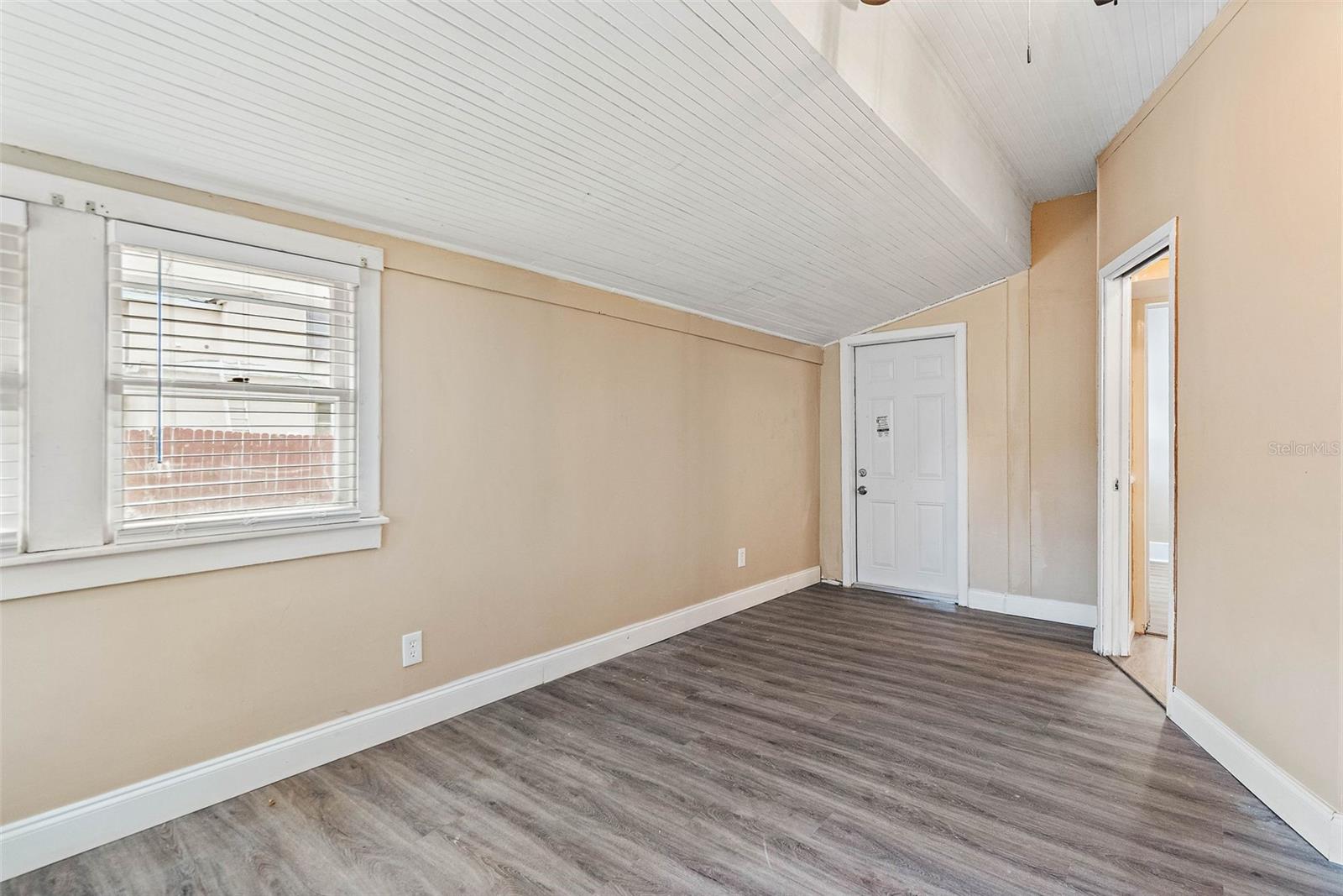 HARGRAVES SUB - Residential Lease