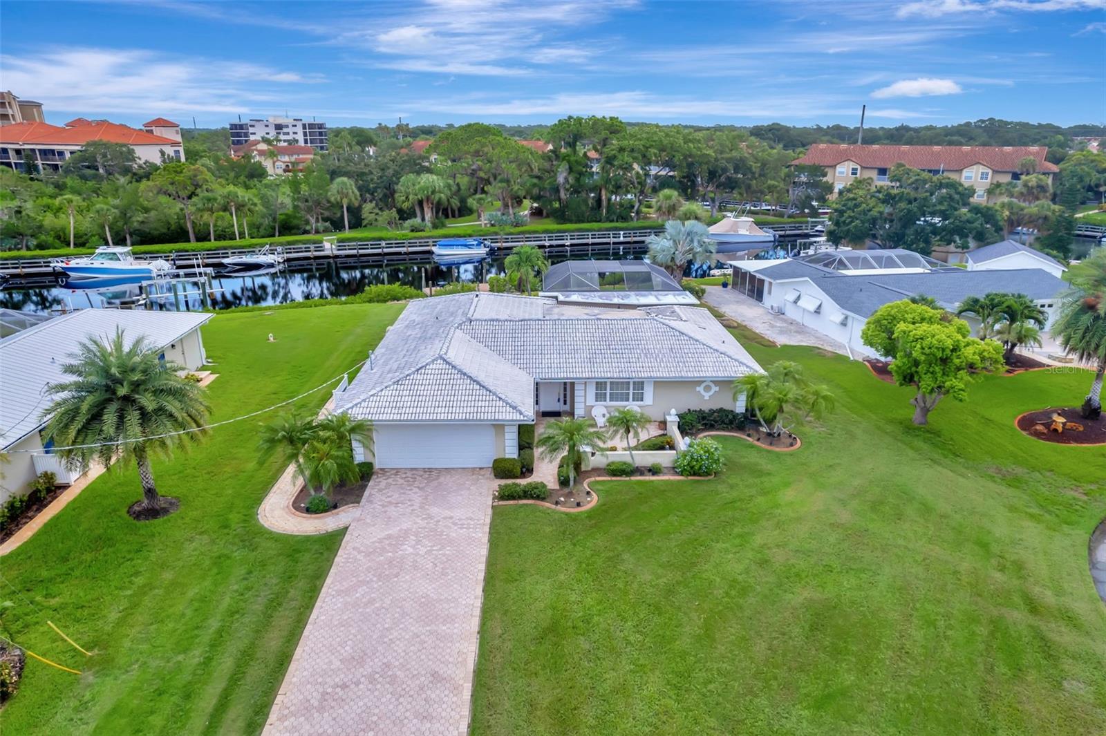SORRENTO SHORES - Residential