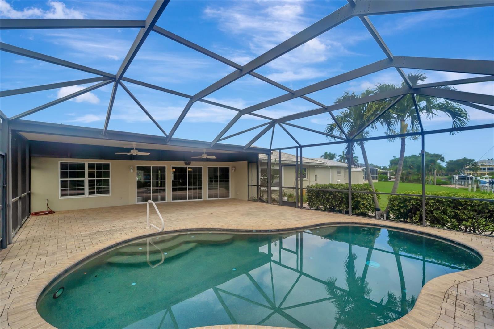 SORRENTO SHORES - Residential