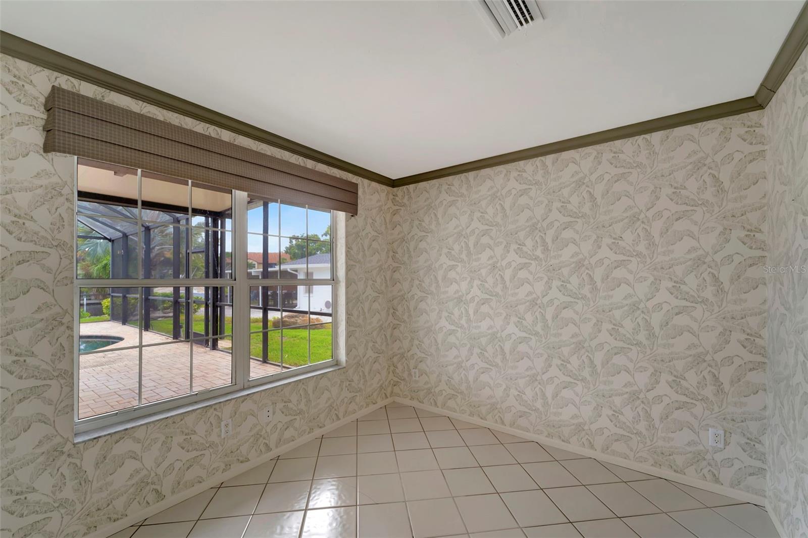 SORRENTO SHORES - Residential