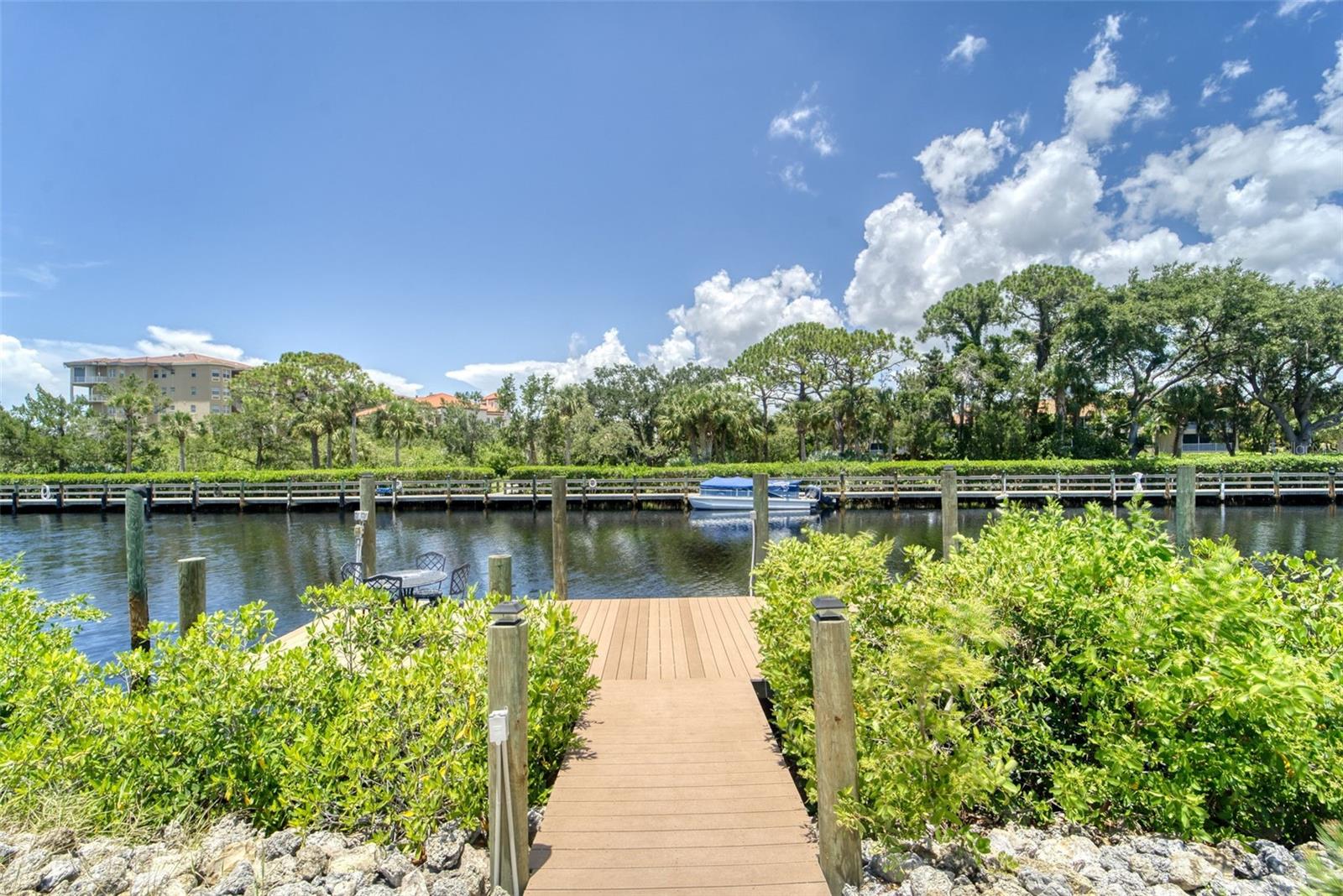SORRENTO SHORES - Residential