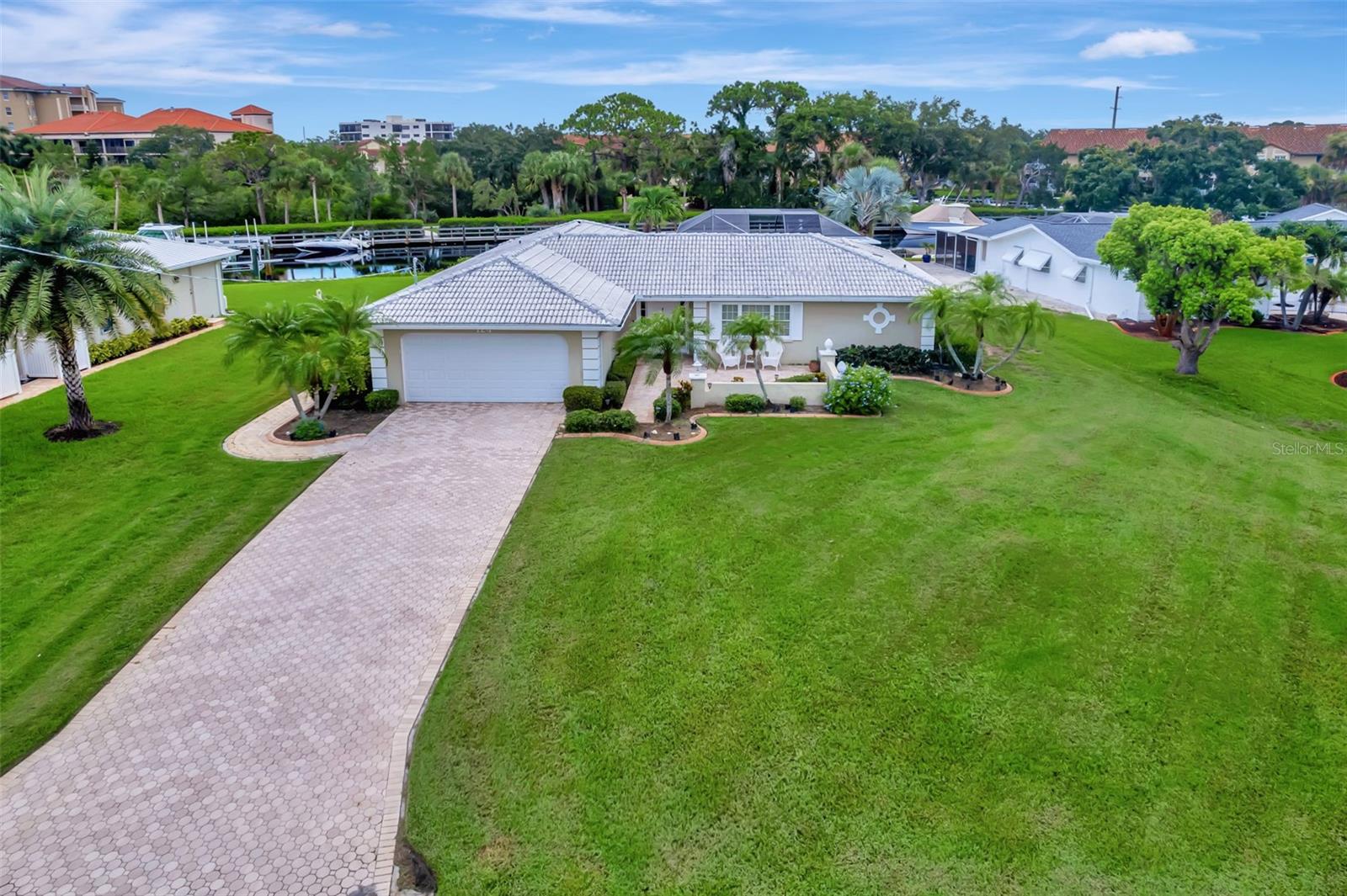 SORRENTO SHORES - Residential