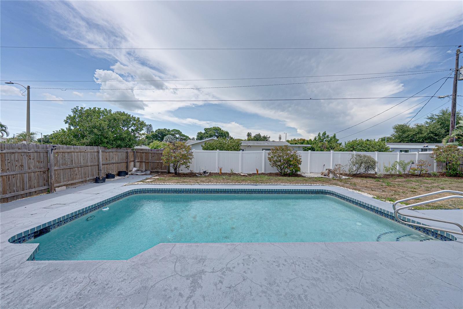 COUNTRY CLUB HEIGHTS FIRST ADD - Residential
