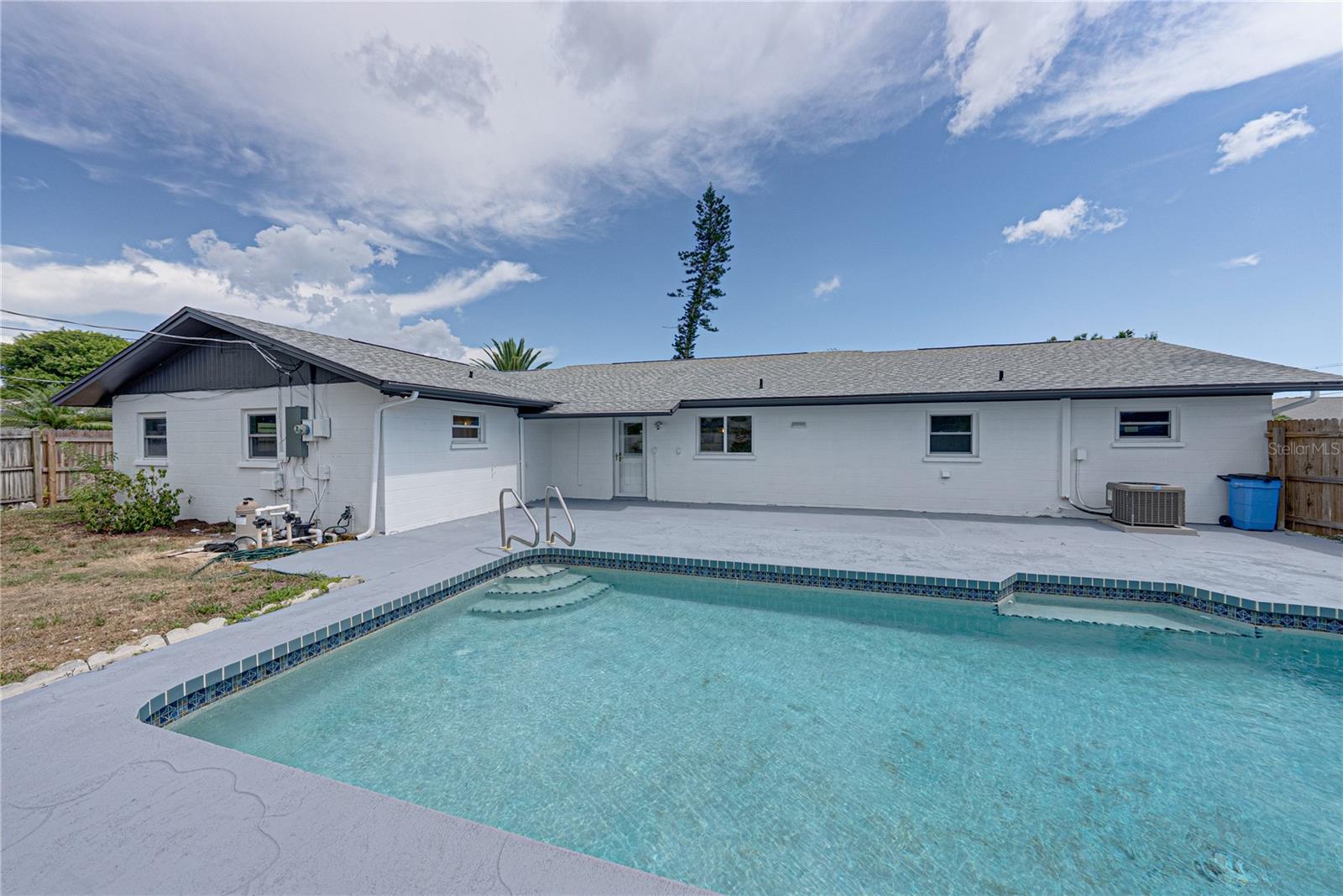 COUNTRY CLUB HEIGHTS FIRST ADD - Residential