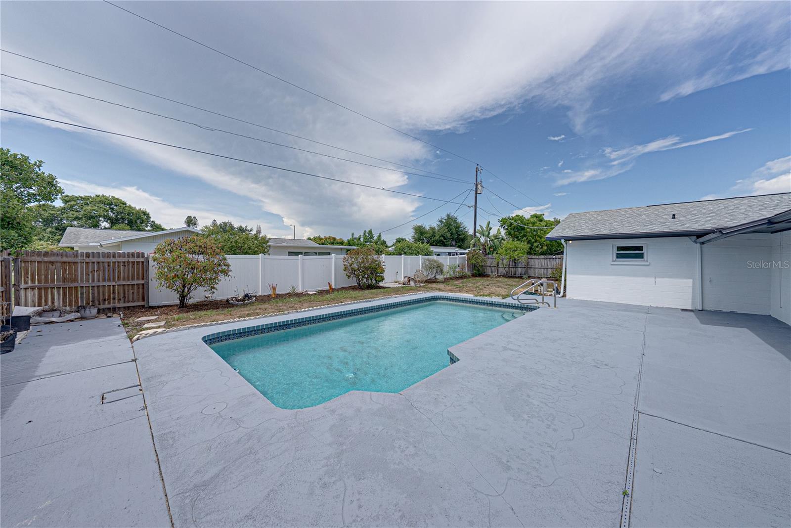 COUNTRY CLUB HEIGHTS FIRST ADD - Residential