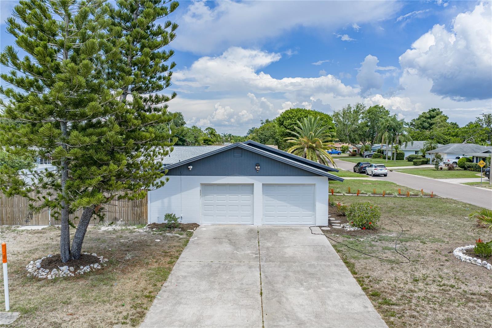 COUNTRY CLUB HEIGHTS FIRST ADD - Residential