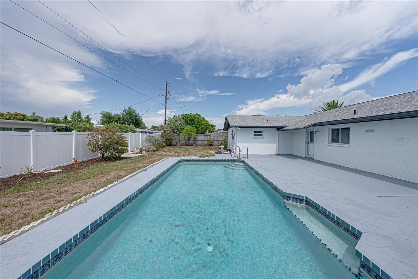 COUNTRY CLUB HEIGHTS FIRST ADD - Residential