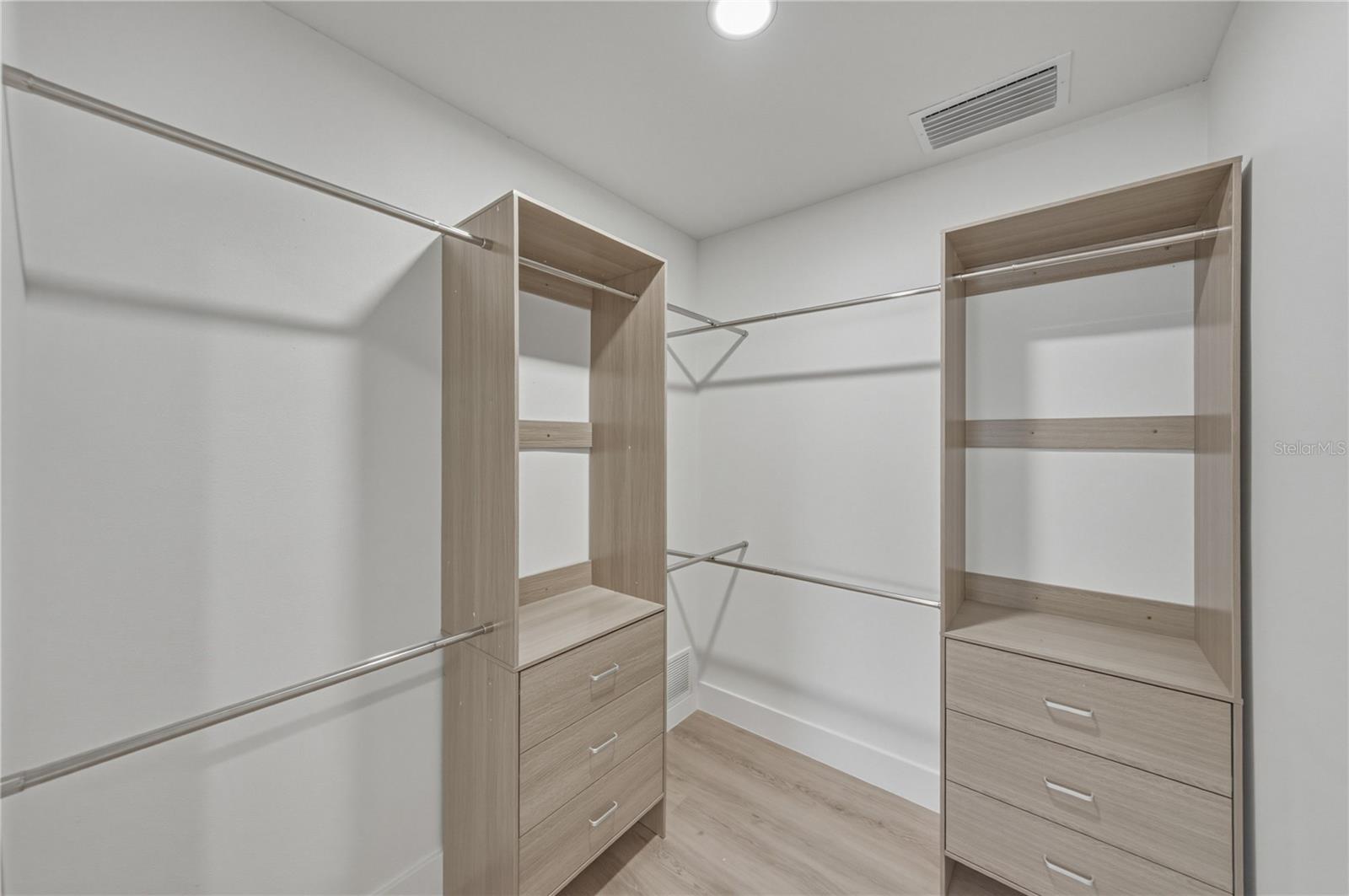 COUNTRY CLUB HEIGHTS FIRST ADD - Residential