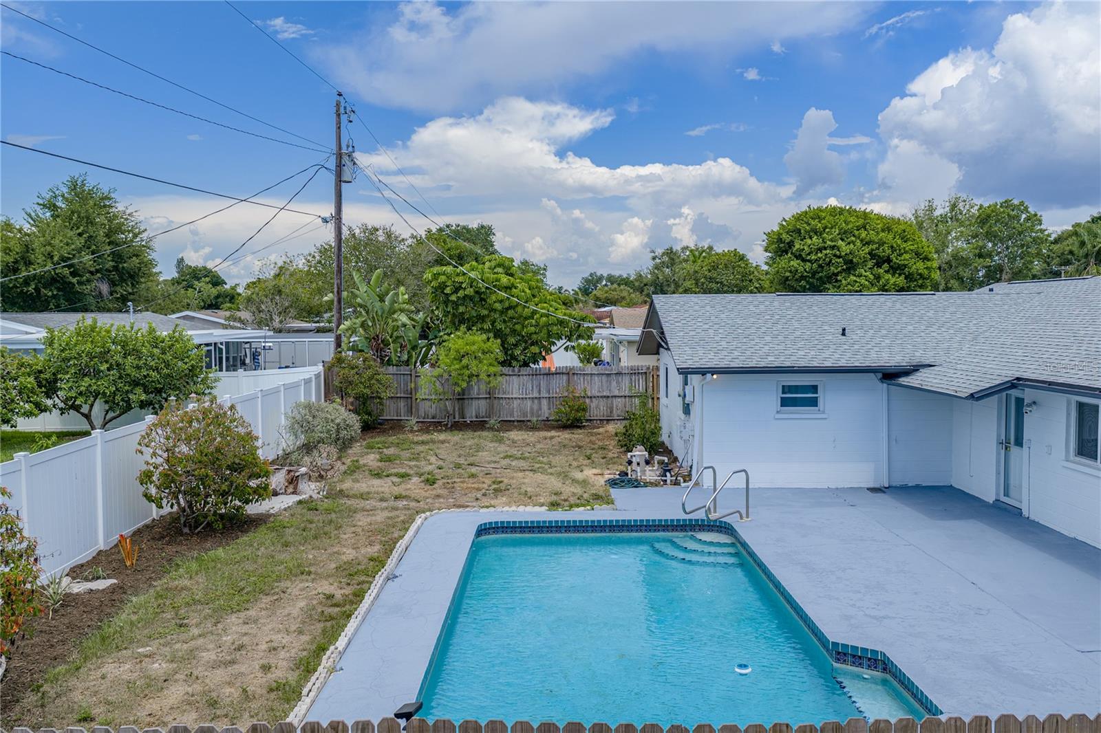 COUNTRY CLUB HEIGHTS FIRST ADD - Residential
