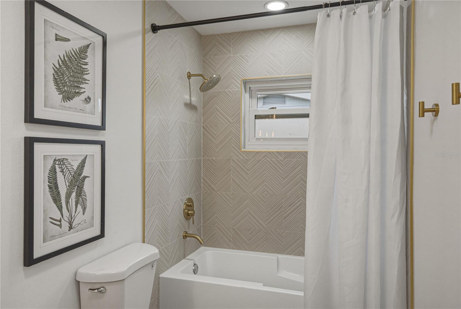 COUNTRY CLUB HEIGHTS FIRST ADD - Residential