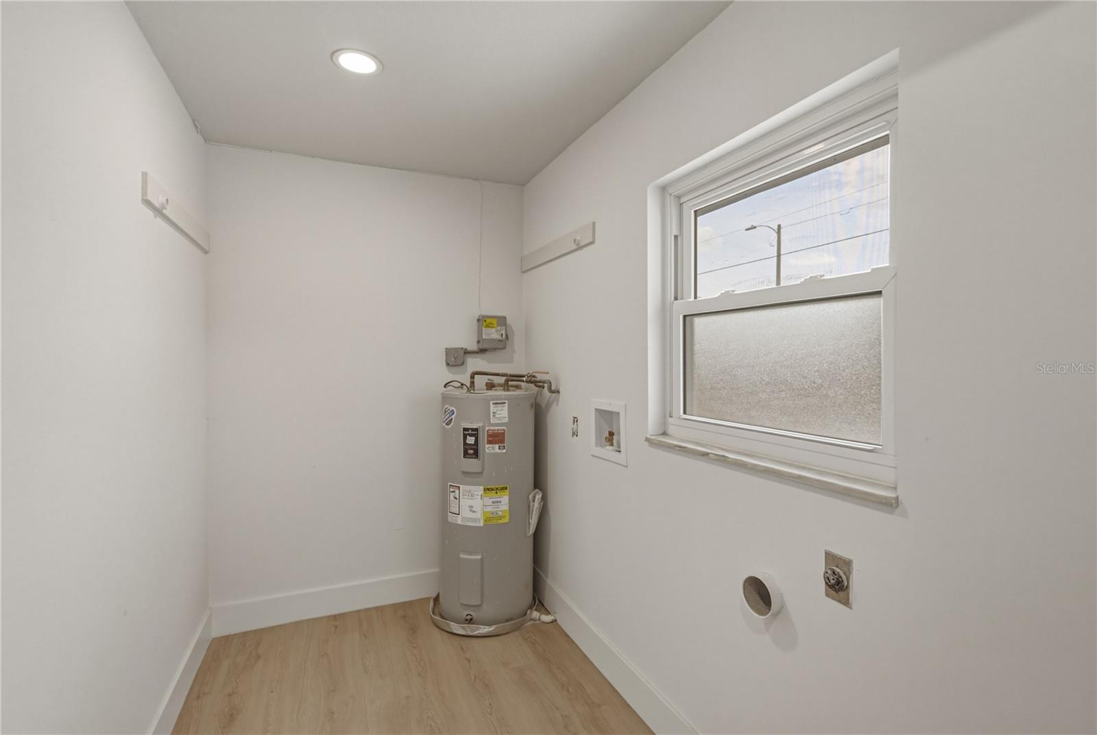 COUNTRY CLUB HEIGHTS FIRST ADD - Residential
