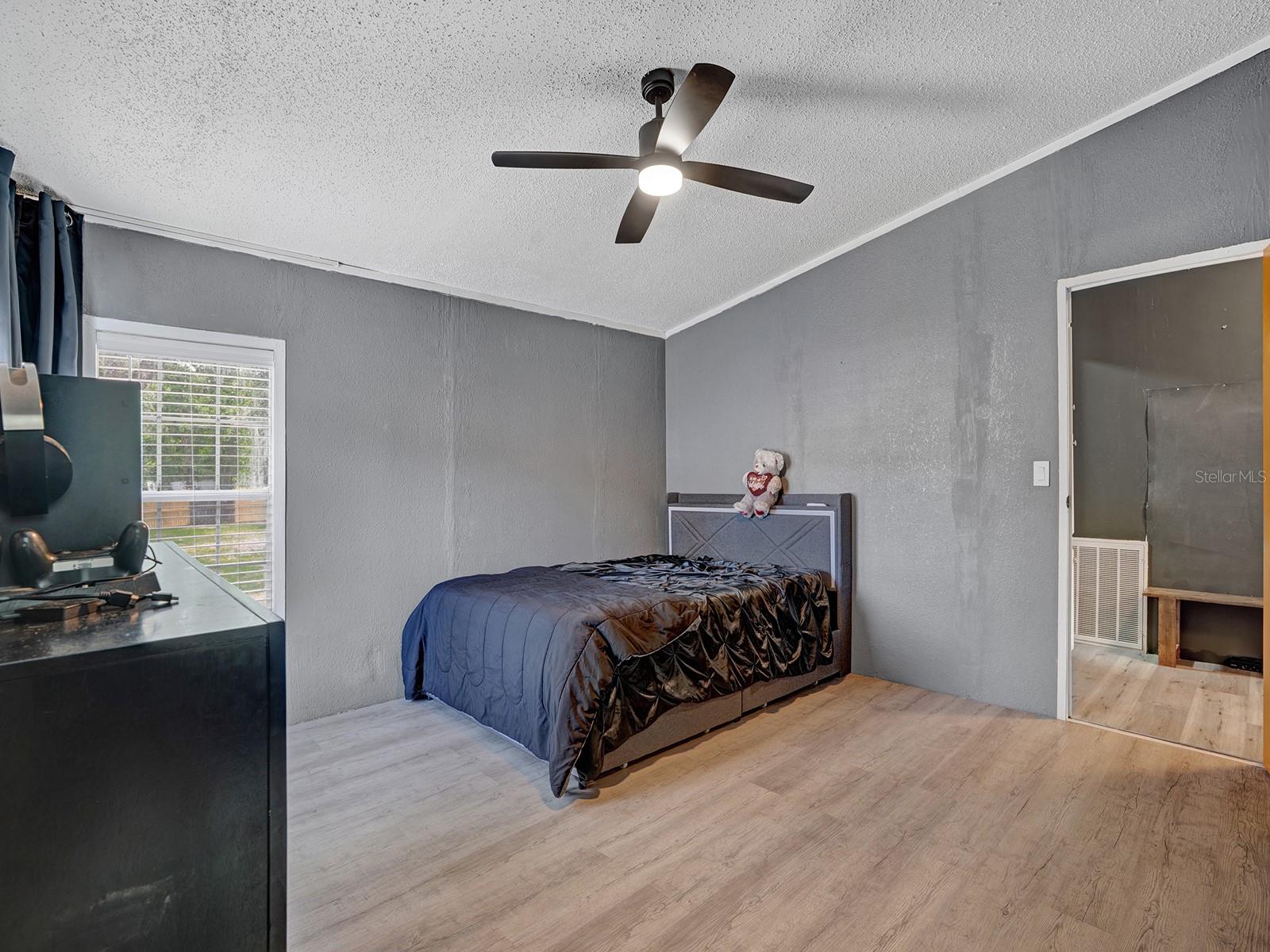 MOON LAKE ESTATES - Residential