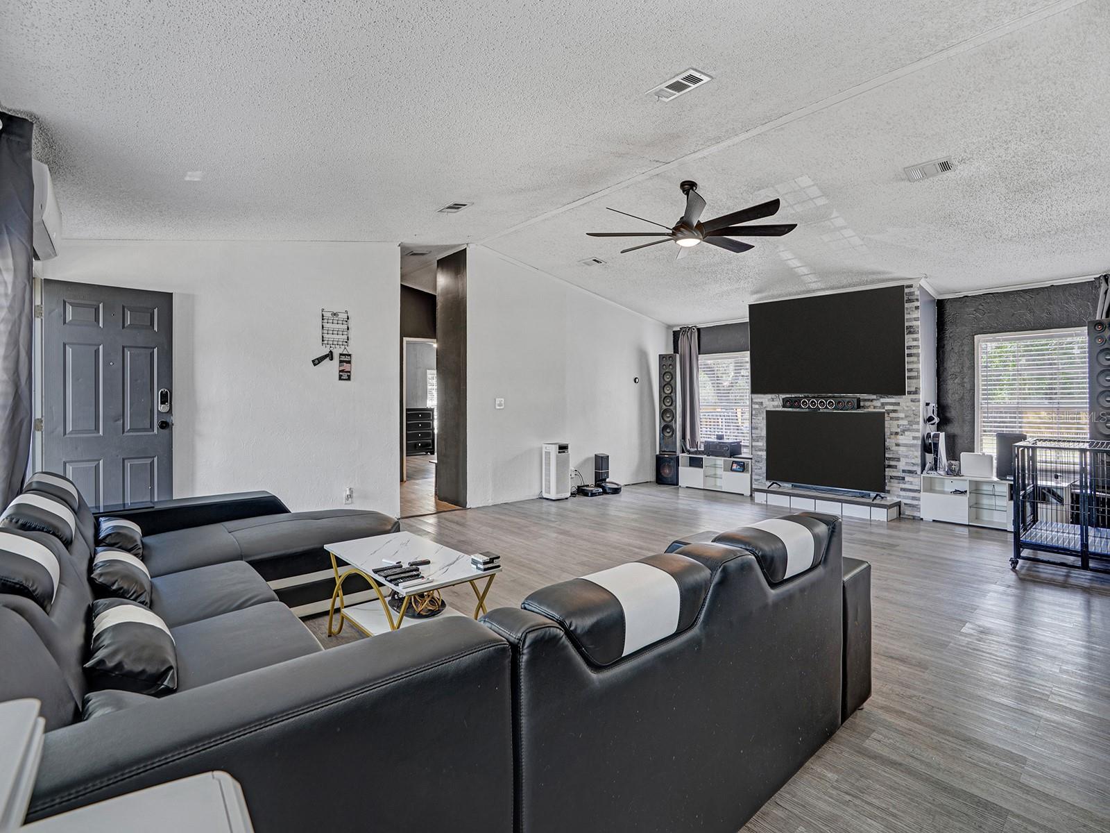 MOON LAKE ESTATES - Residential