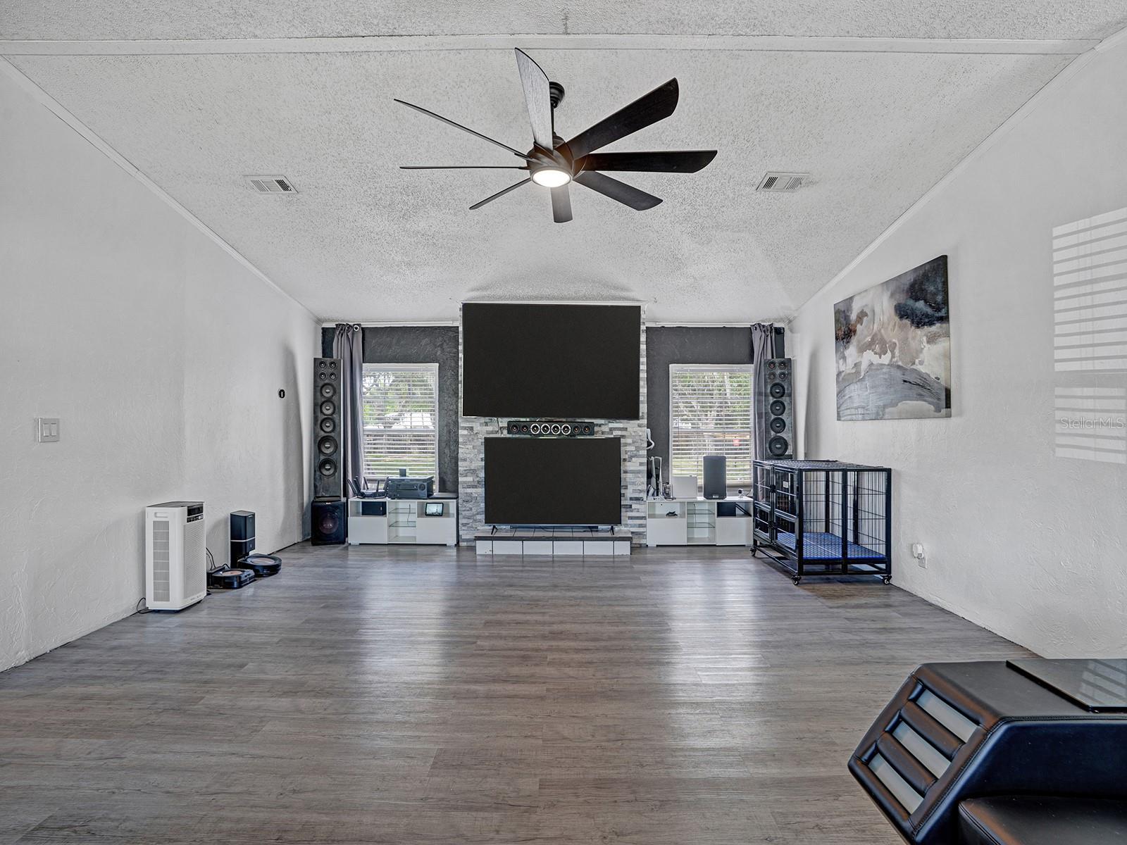MOON LAKE ESTATES - Residential