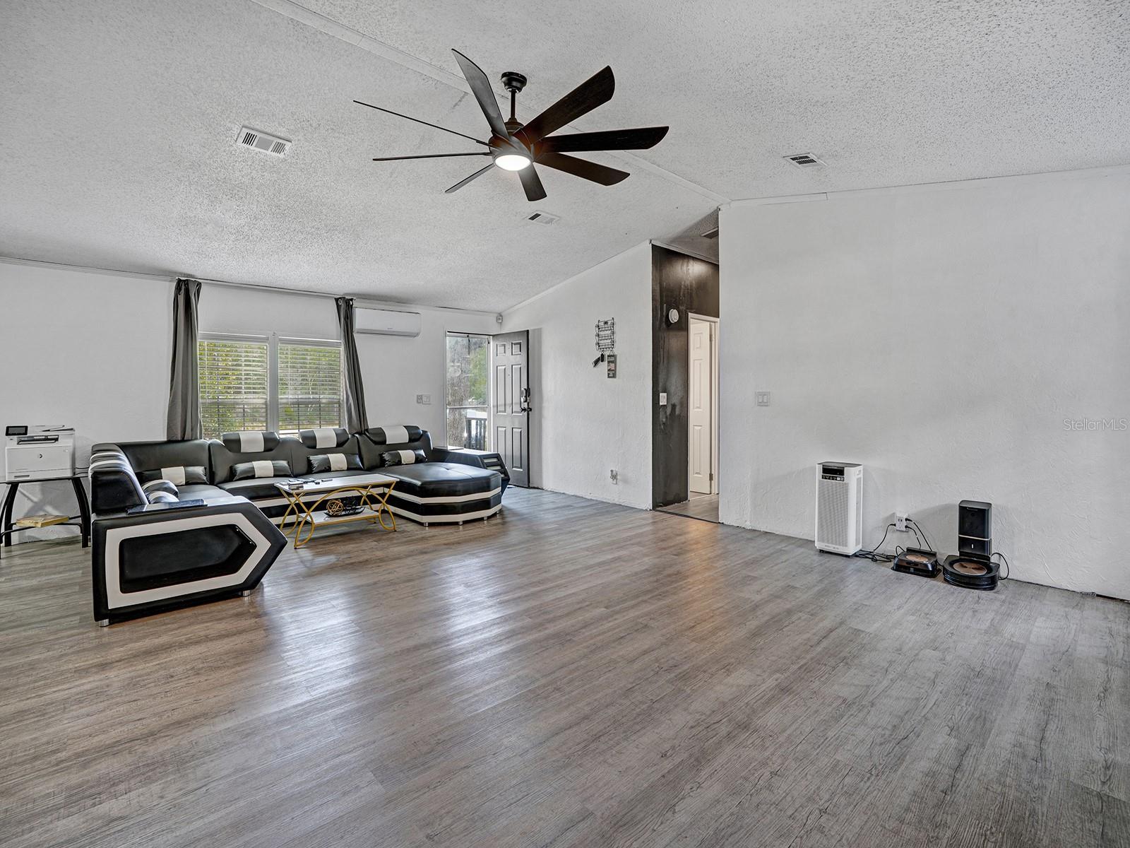 MOON LAKE ESTATES - Residential