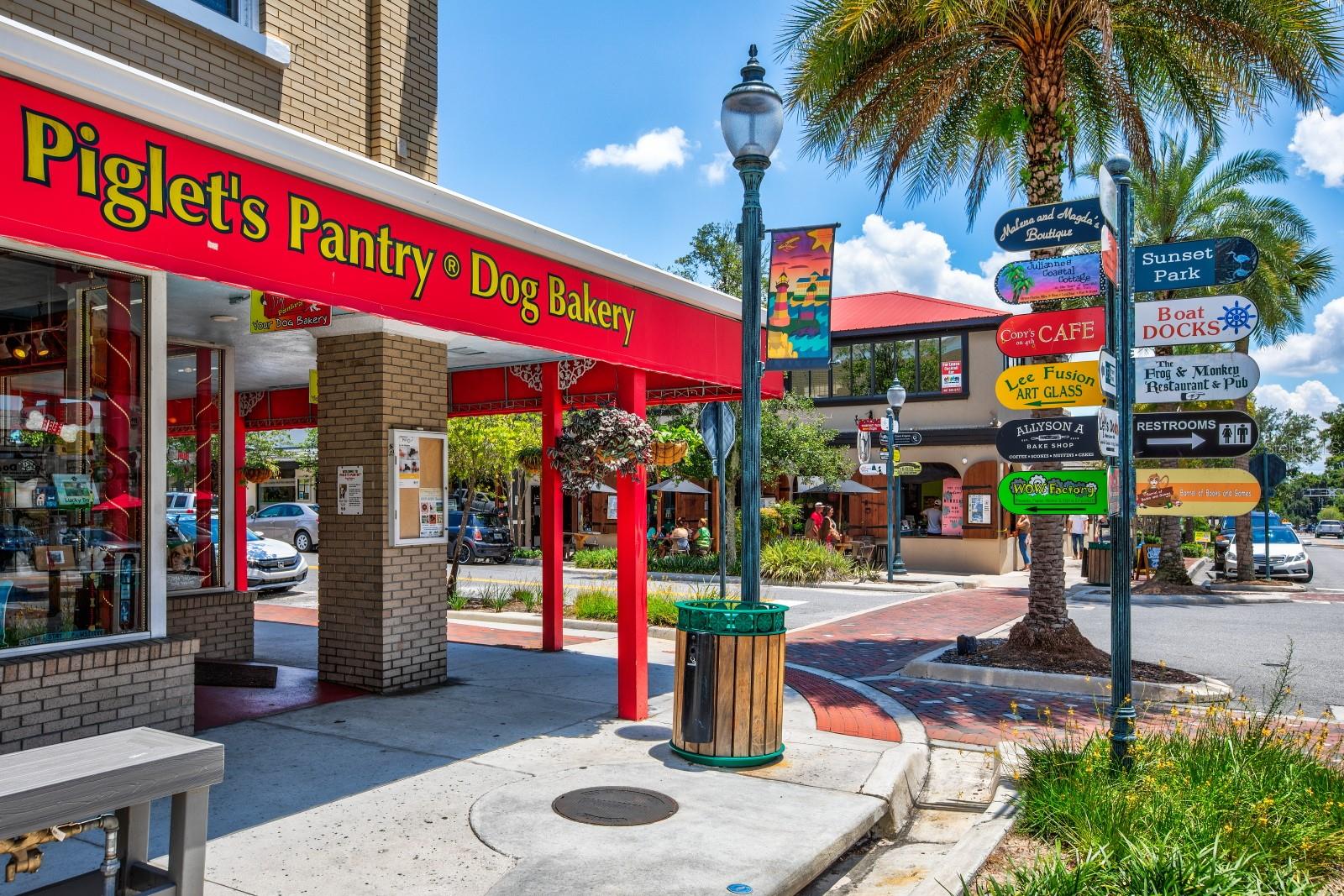 LAKE DORA VILLAS - Residential Lease