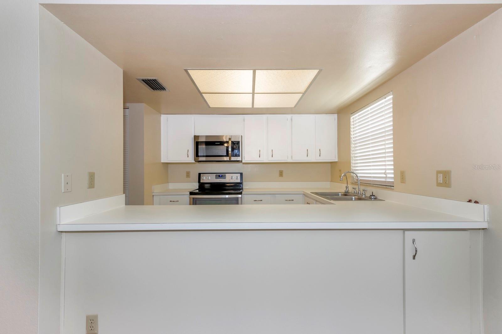 LAKE DORA VILLAS - Residential Lease