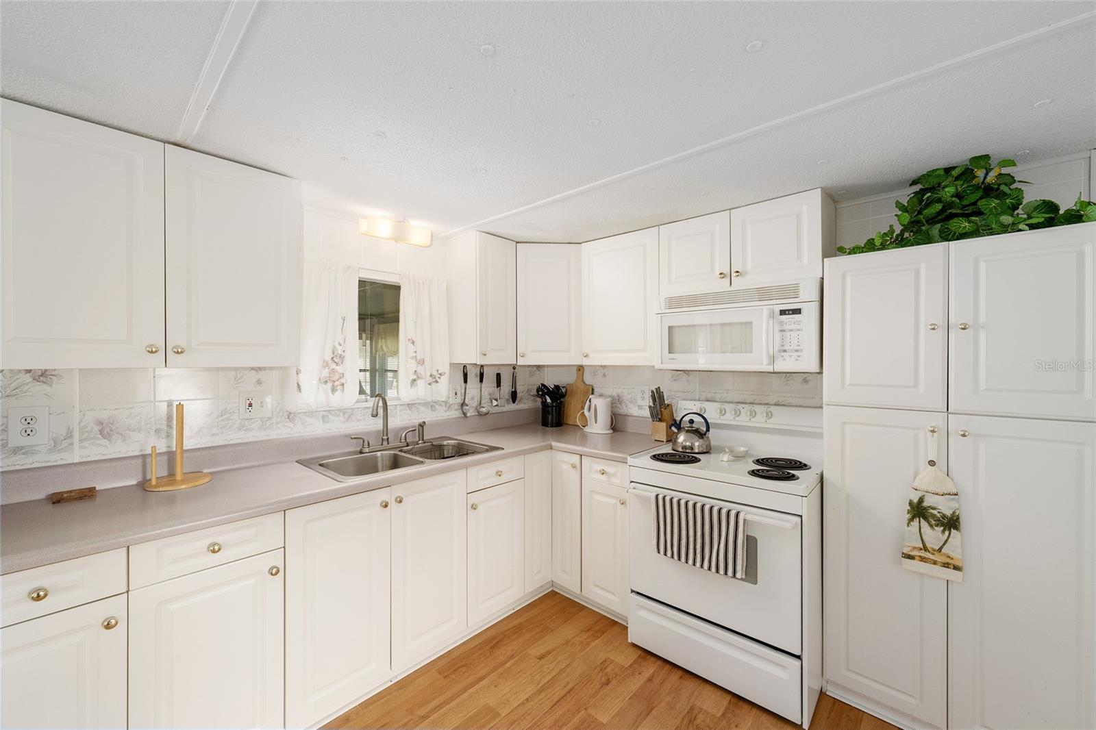 ORANGE BLOSSOM GARDENS UNIT 02 - Residential