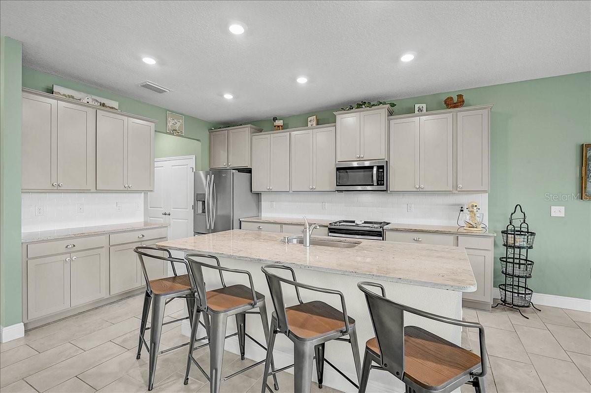 PROMENADE ESTATES PH L - Residential