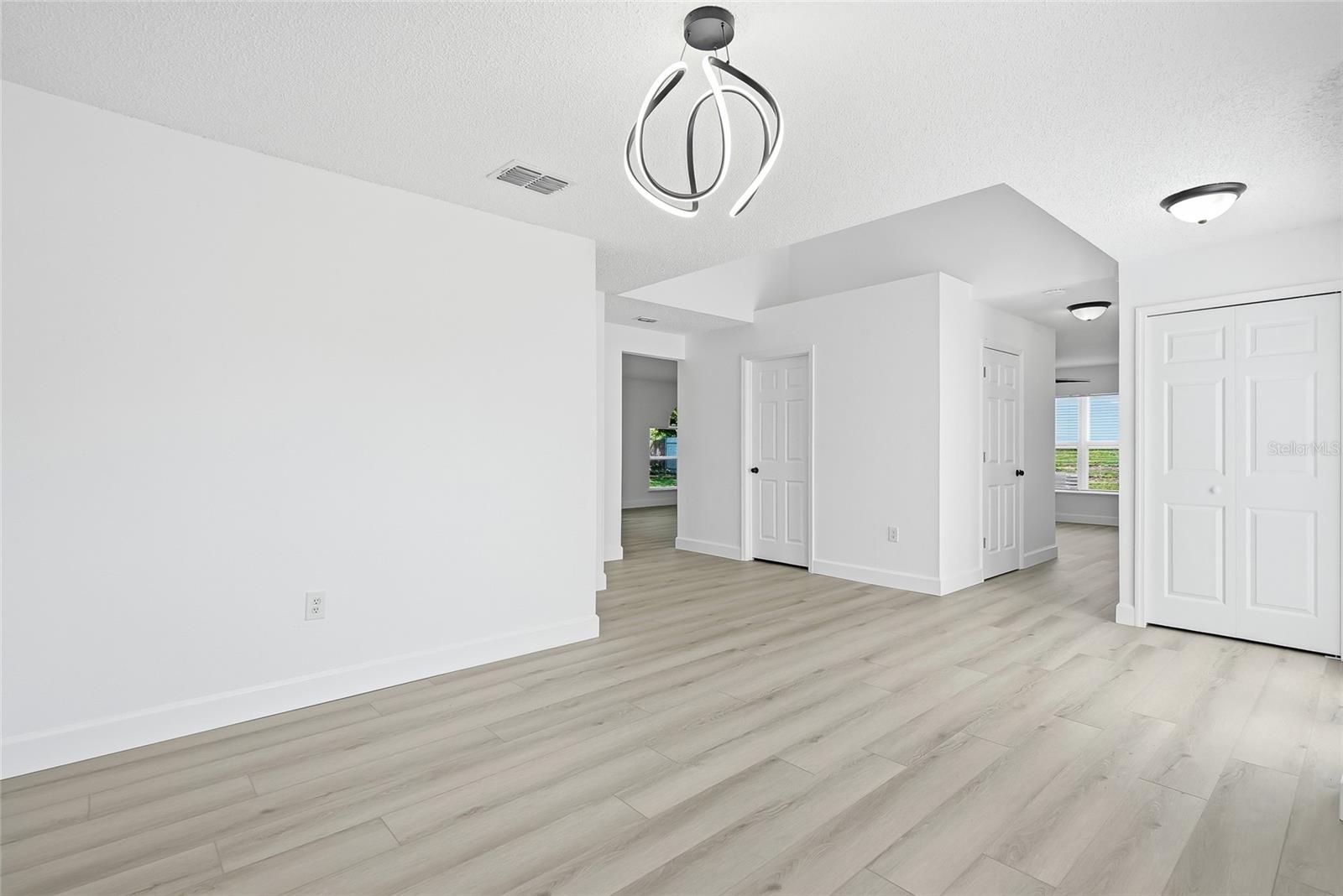 SPRING HILL - Residential
