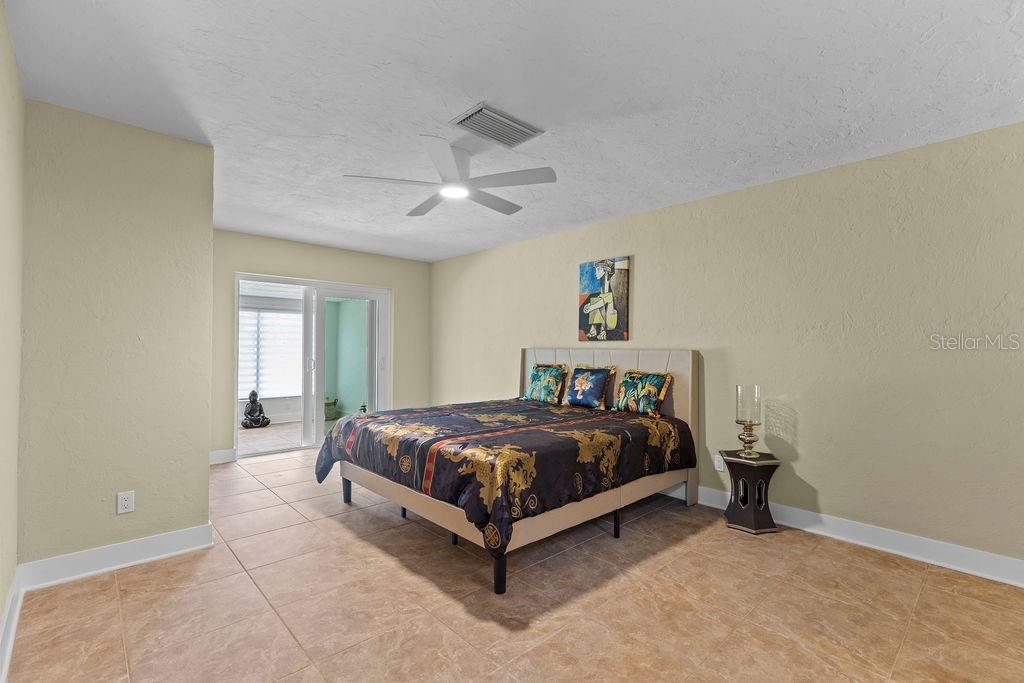 BOCA CIEGA POINT EAST - Residential