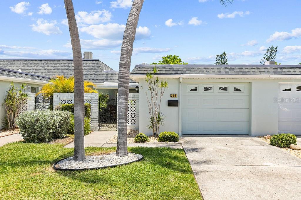BOCA CIEGA POINT EAST - Residential