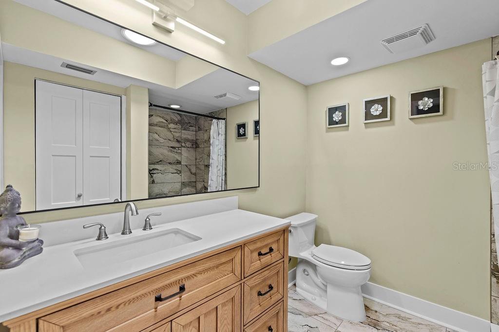 BOCA CIEGA POINT EAST - Residential
