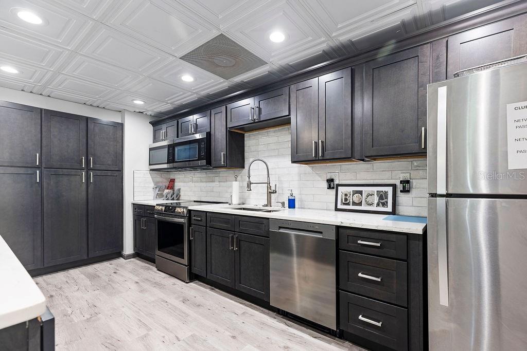 BOCA CIEGA POINT EAST - Residential