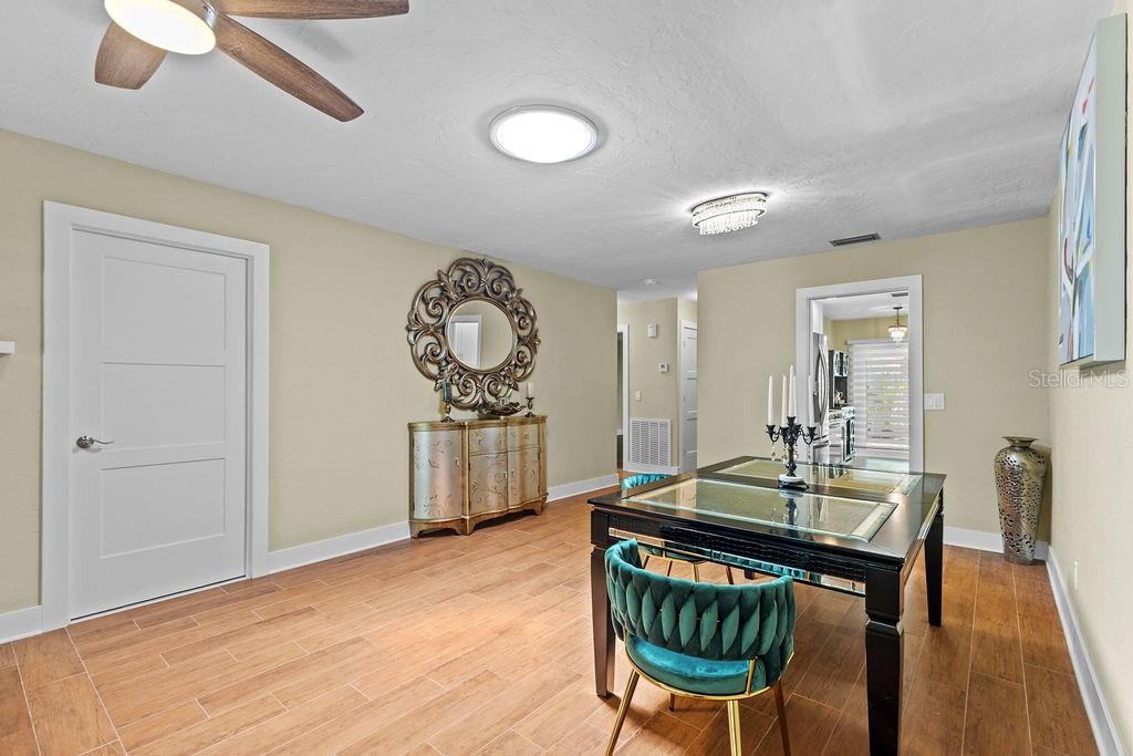 BOCA CIEGA POINT EAST - Residential