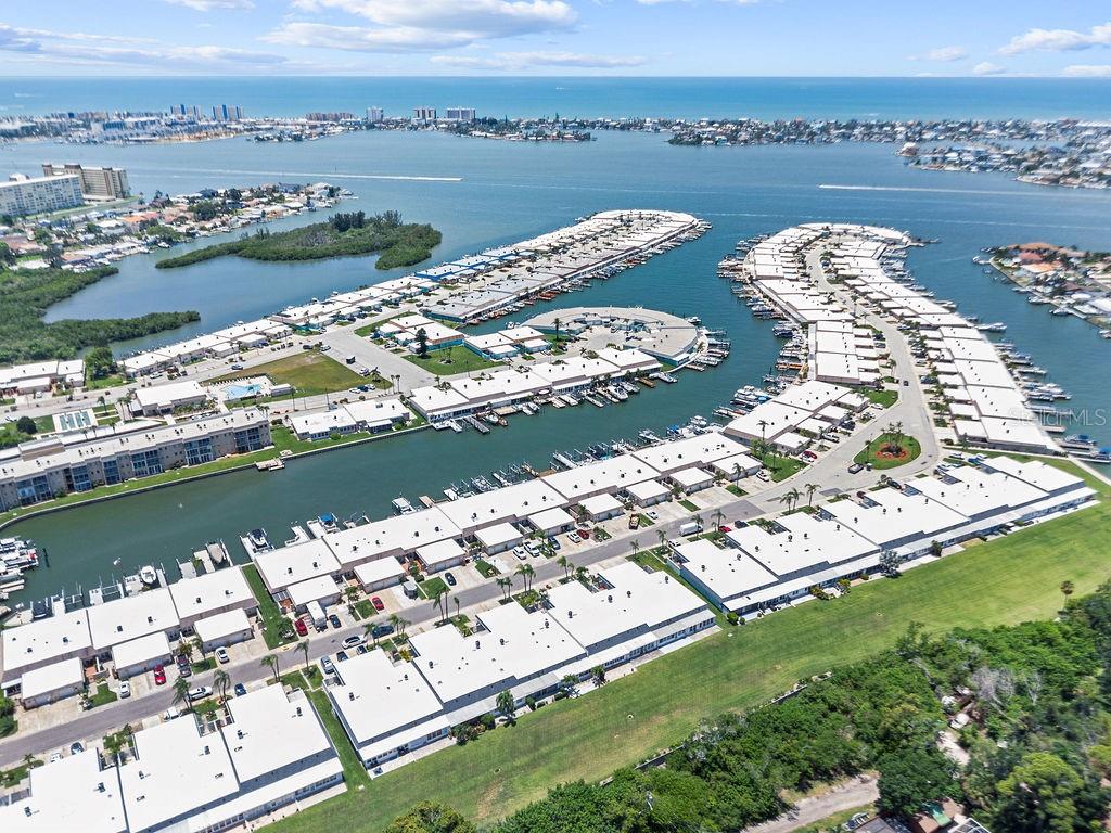 BOCA CIEGA POINT EAST - Residential
