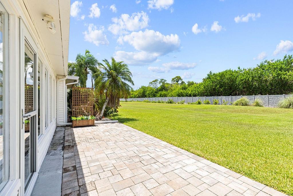 BOCA CIEGA POINT EAST - Residential