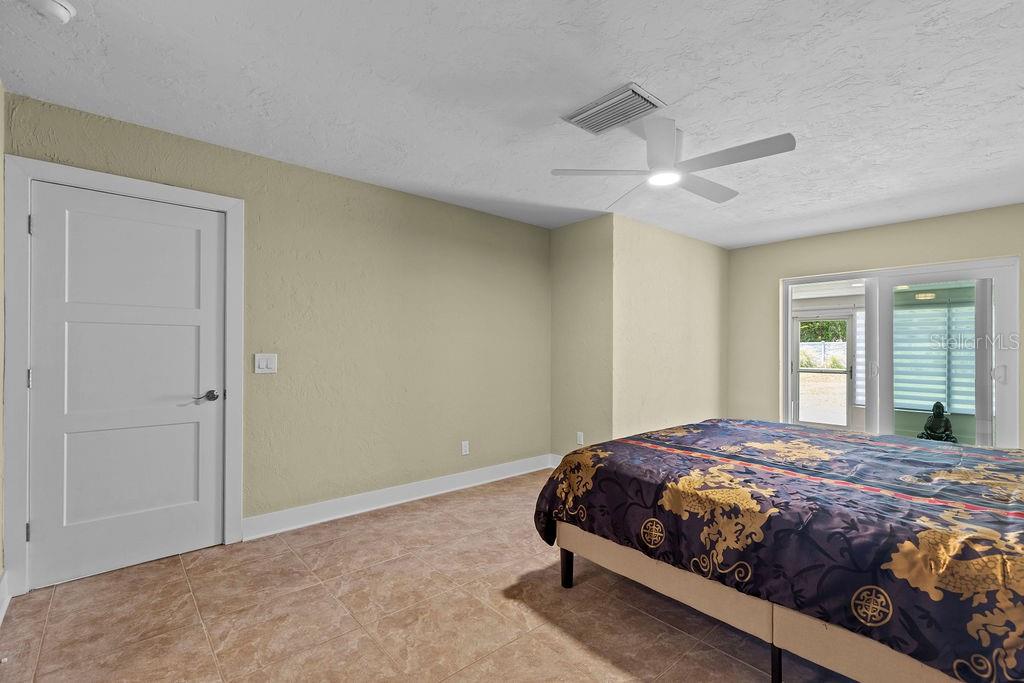 BOCA CIEGA POINT EAST - Residential