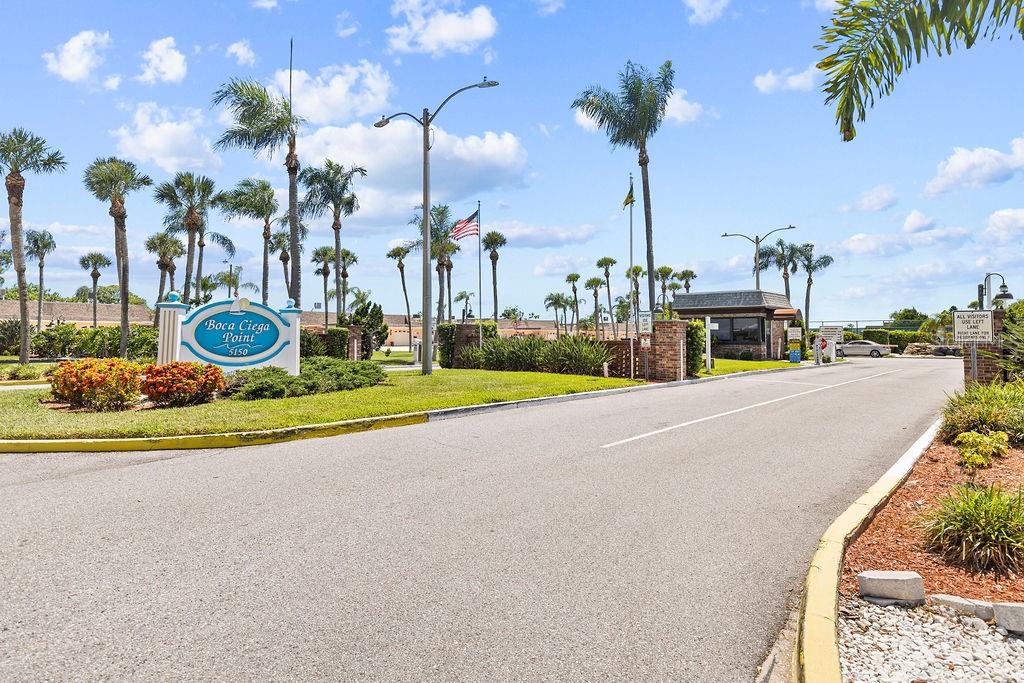 BOCA CIEGA POINT EAST - Residential