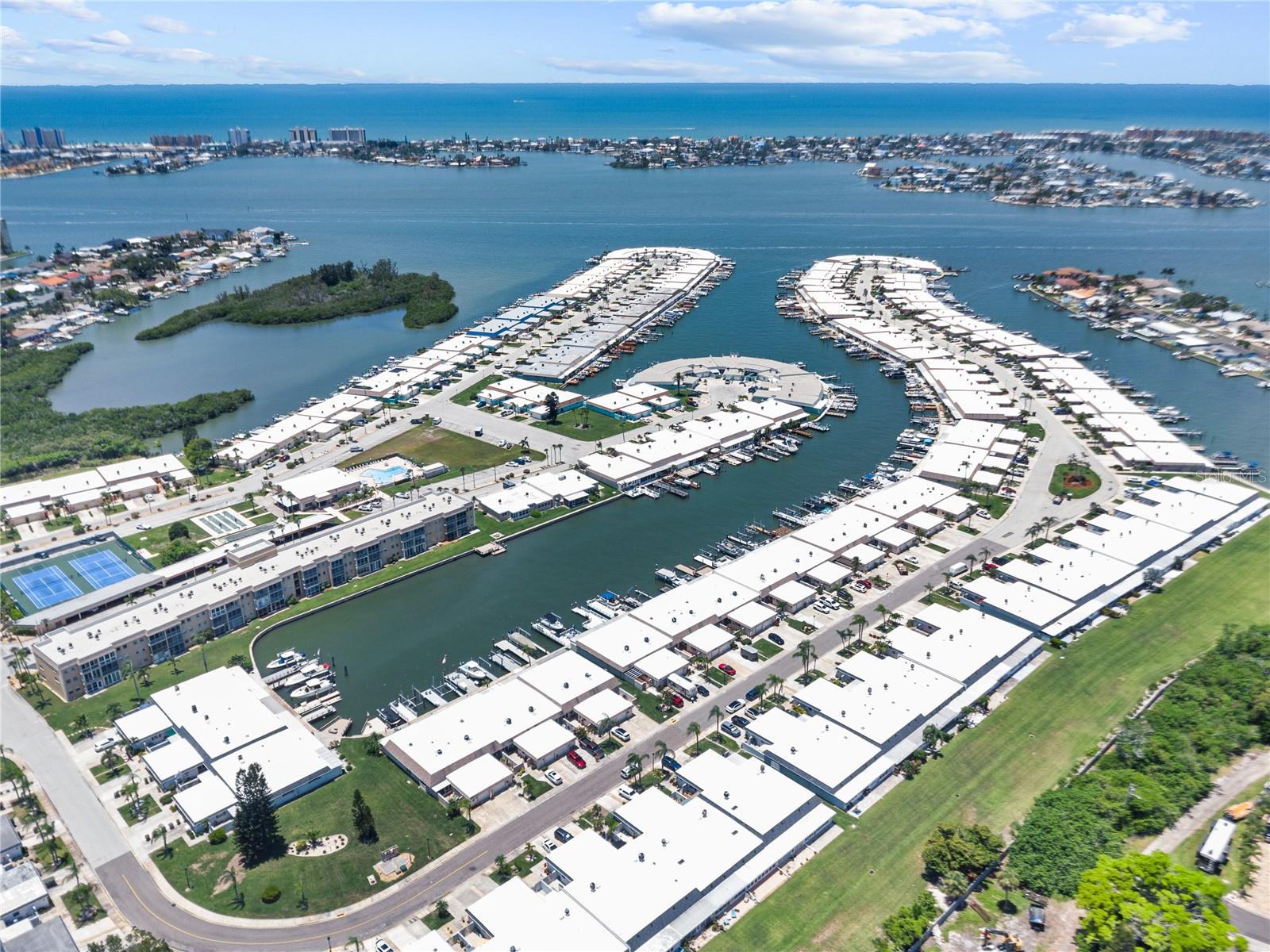 BOCA CIEGA POINT EAST - Residential