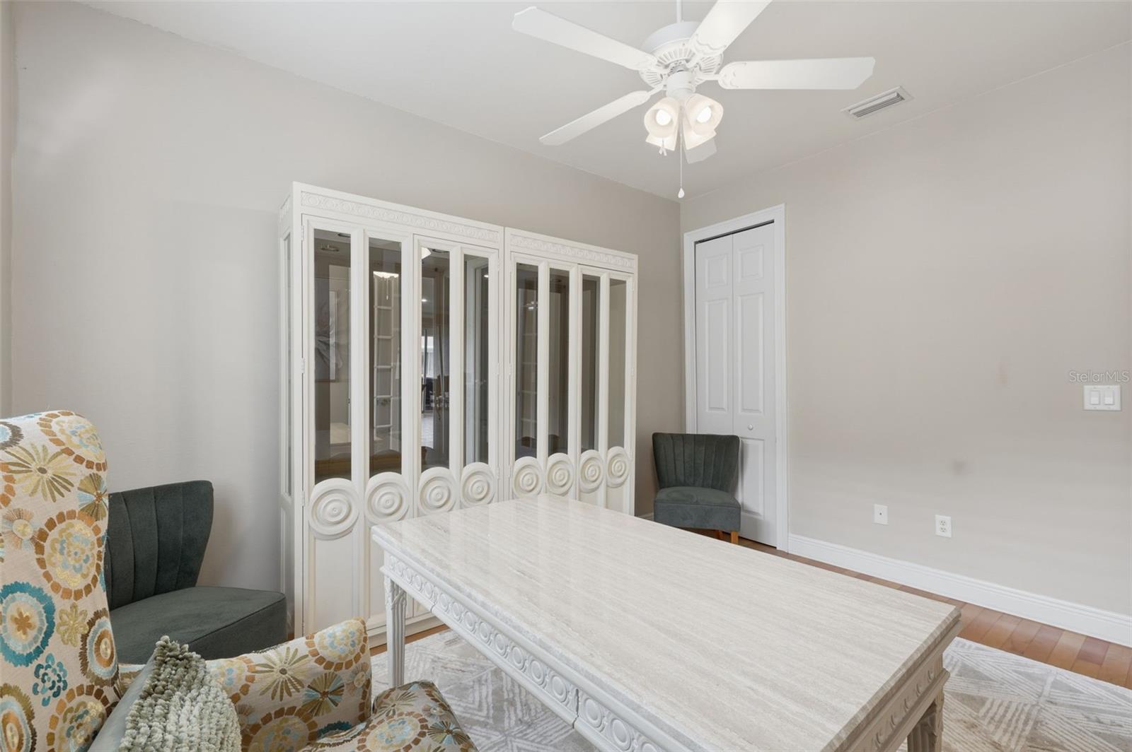 SUN N LAKE - Residential