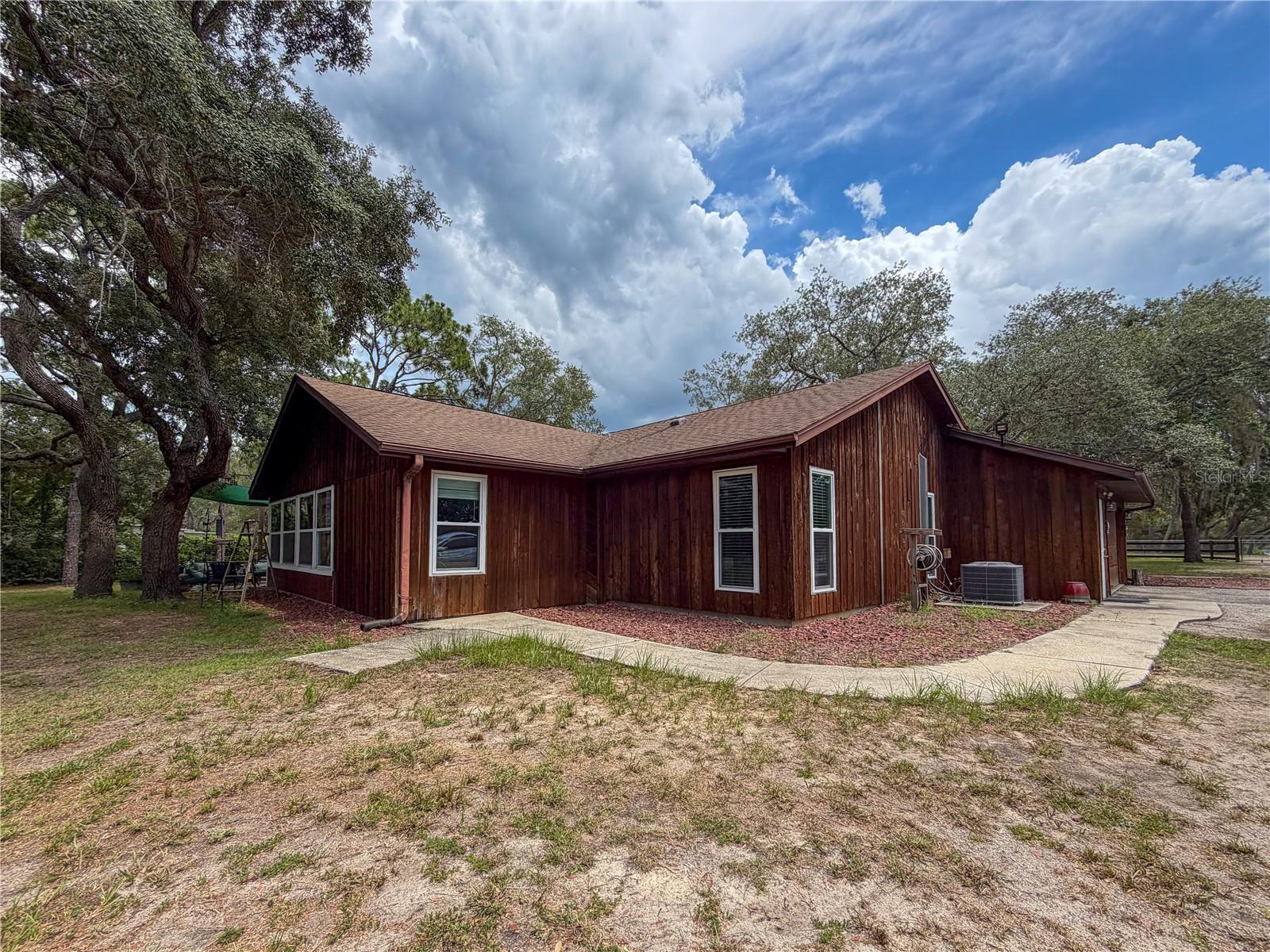 OAK FOREST ESTATES UNREC SUB - Residential