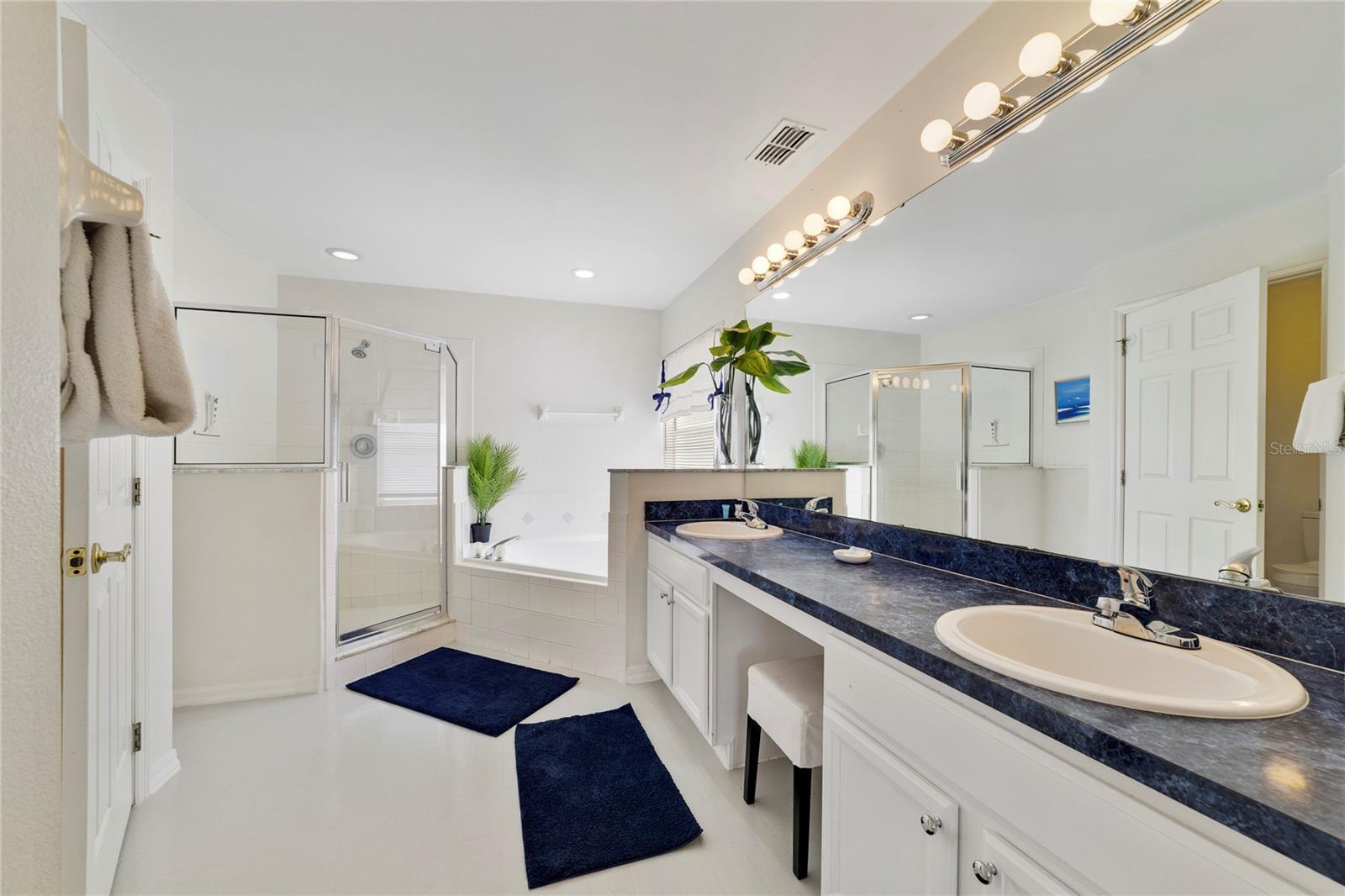 CARIBBEAN COVE - Residential