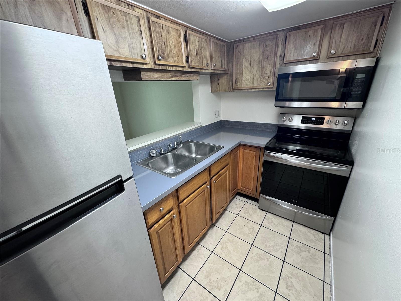 WATERSIDE CONDO I - Residential